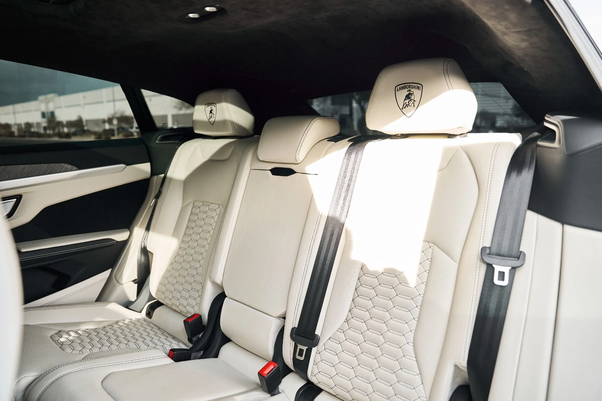 mph036_2195525287_Used_2021_Lamborghini_Urus_1771117251_1234520db2