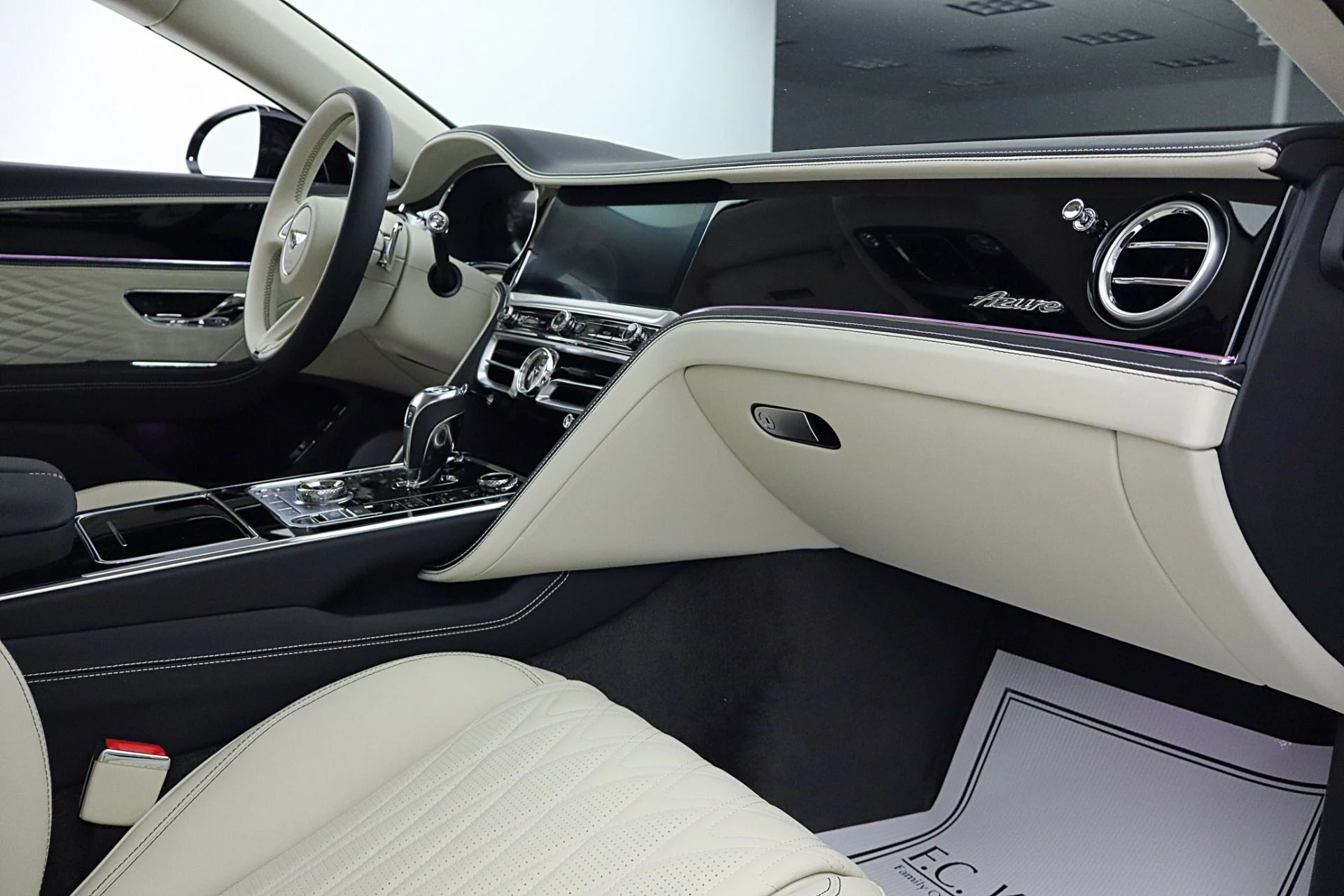 mph036_2197642901_New_2026_BENTLEY_Flying_Spur_Azure_V8_7adca8b097