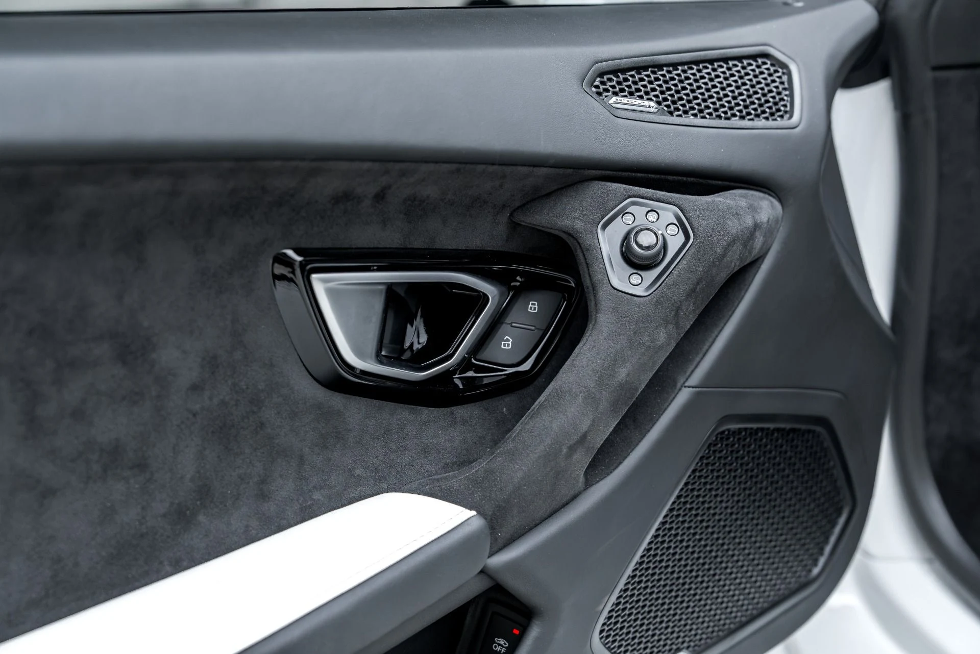 mph036_2201213770_Used_2023_Lamborghini_Huracan_Tecnica_1787597768_40073acafa