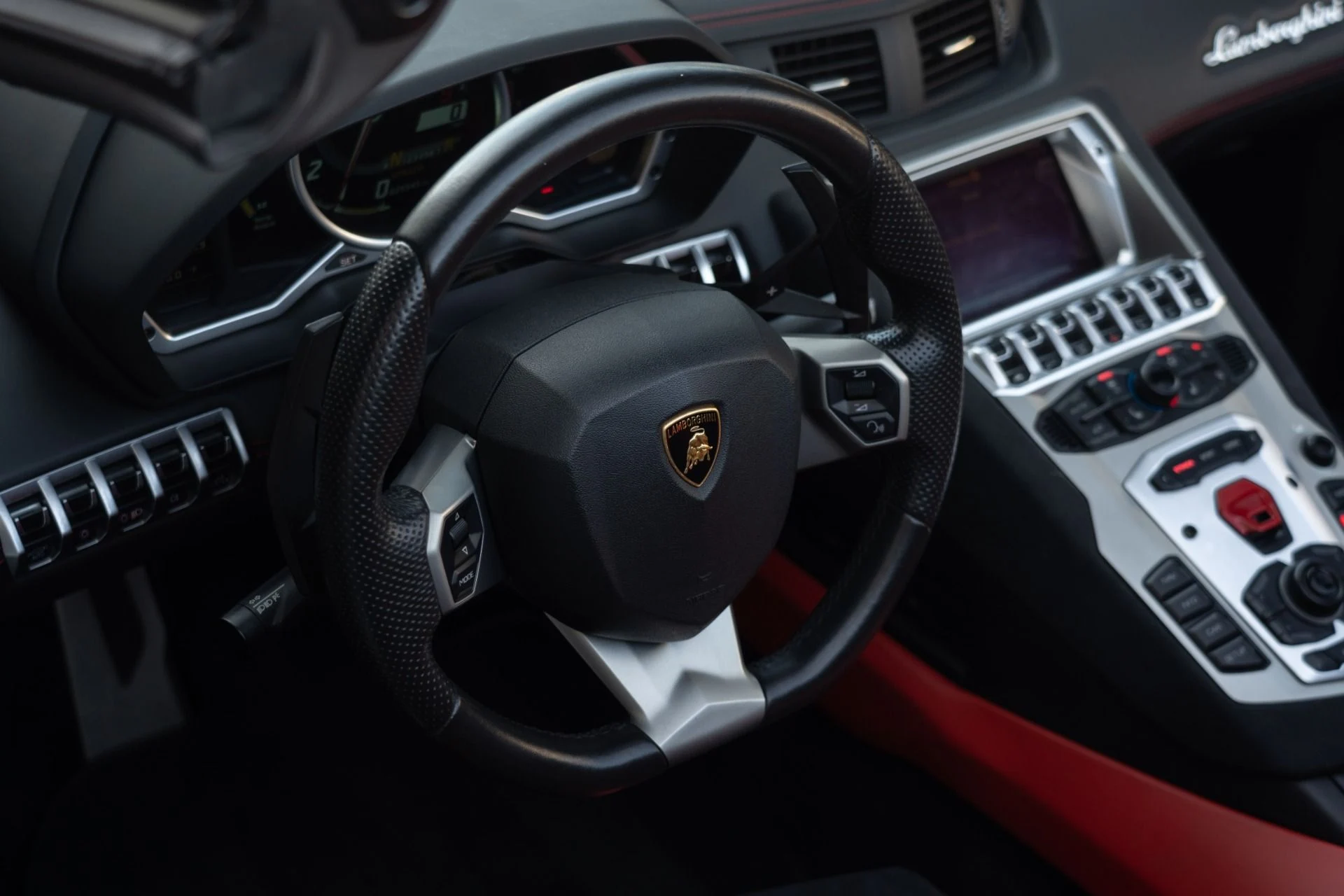 mph036_2205053289_Used_2015_Lamborghini_Aventador_LP_700_4_1755813837_e5d10a1b02