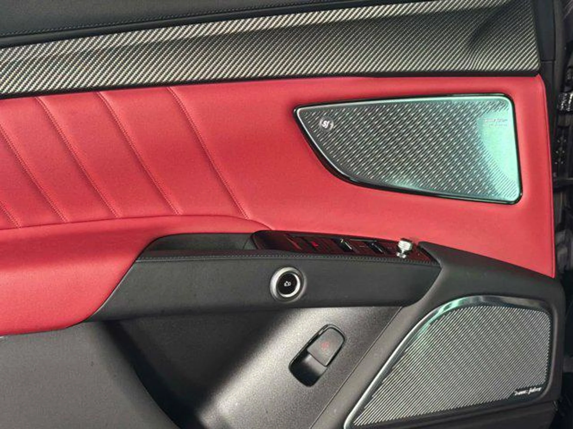 mph036_2206963505_Q7_Svf_BFW_2_Hk_Y3_YW_2k9ieq_YEM_Iss_6f6e19176c