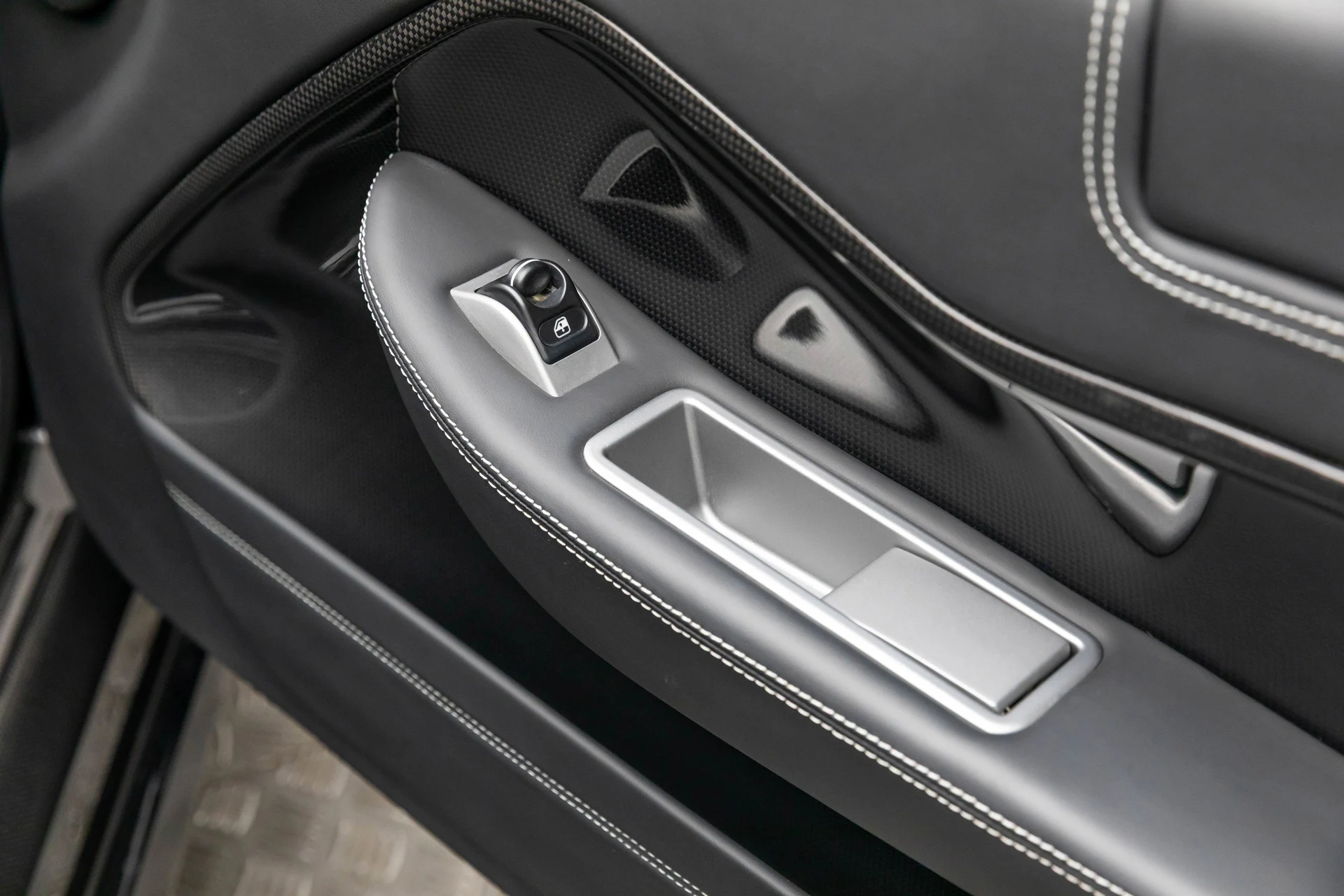 mph036_2209175080_792812b73a914e6696c013d8dee1ba62_d20ec09c13