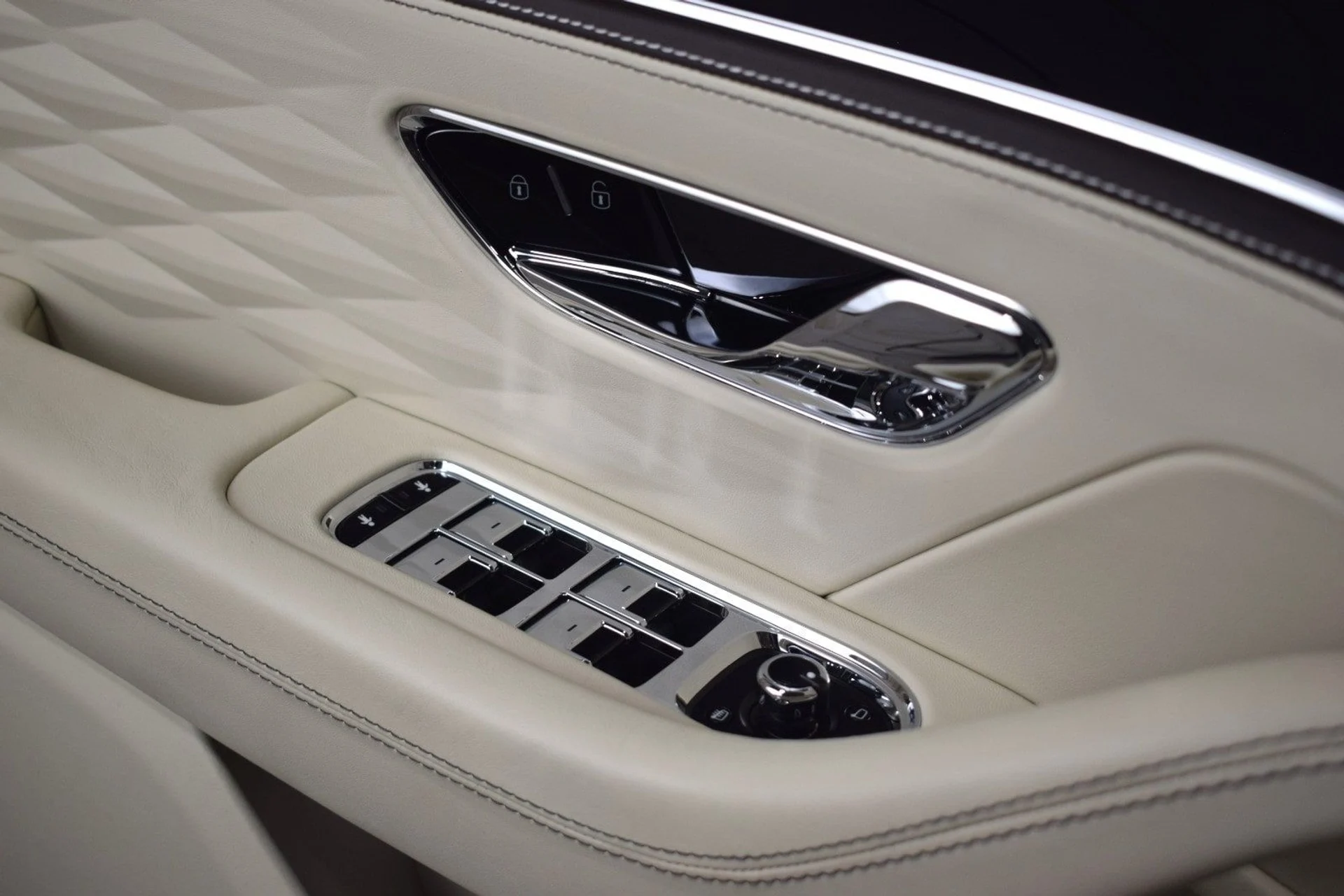 mph036_2211470949_67b0ee4c3e5c0a75737886d6e1bc8115x_6c20f9ad8c