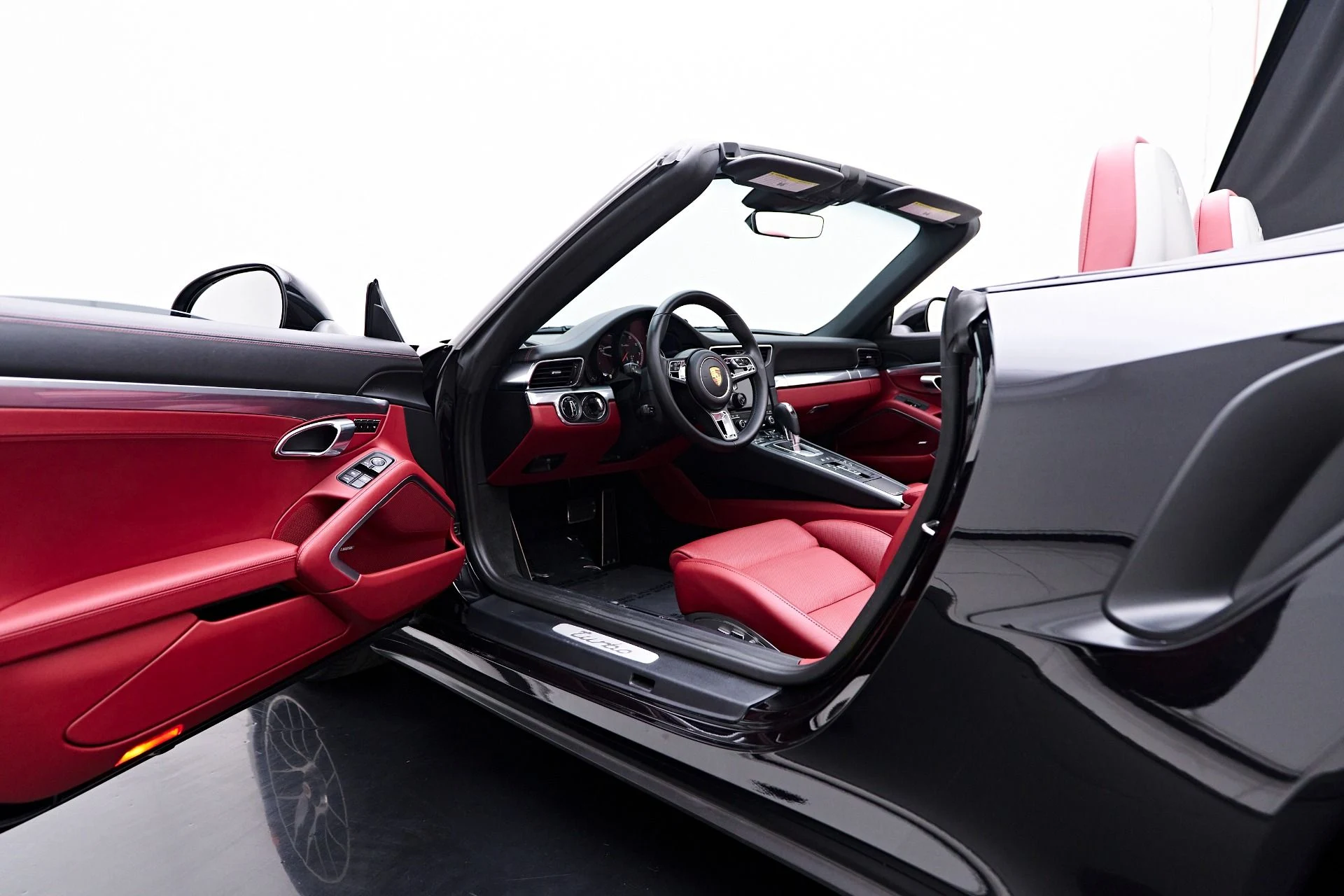 mph036_221160064_Used_2019_Porsche_911_Turbo_1750270685_0b12c41968