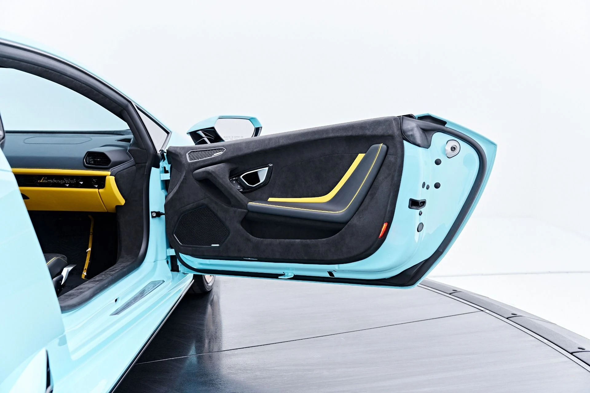 mph036_2214880917_Used_2024_Lamborghini_Huracan_Tecnica_Base_1788455415_d135c818a5