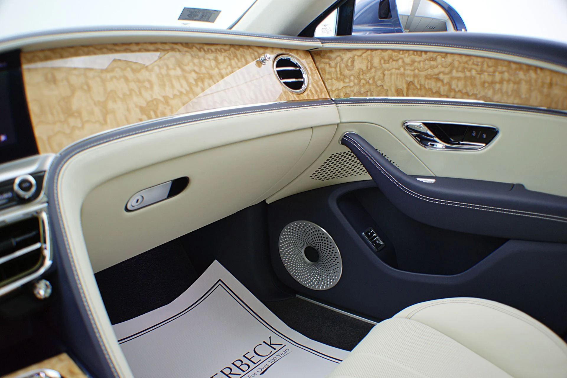 mph036_2215298213_Used_2022_Bentley_Flying_Spur_Hybrid_1bab9a6c14