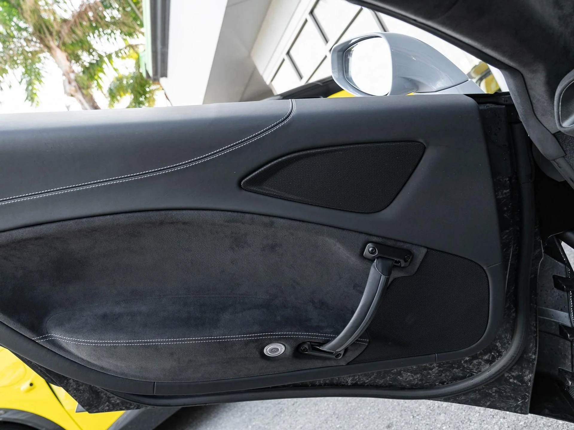 mph036_2216626805_Used_2023_Maserati_MC_20_Cielo_1753203993_360335fb36