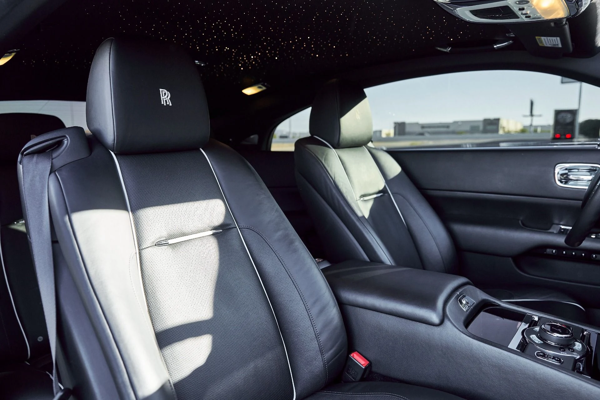 mph036_2229612209_Used_2015_Rolls_Royce_Wraith_Base_1767063547_06316f8b92