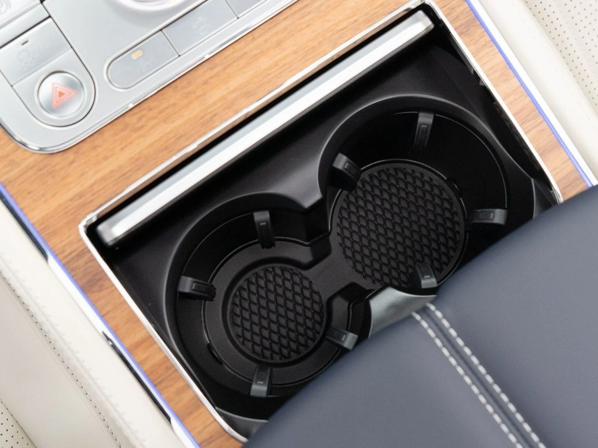 mph036_2235787094_e47c875529b74fbf8430280c10b56bf1_2e9fdee048