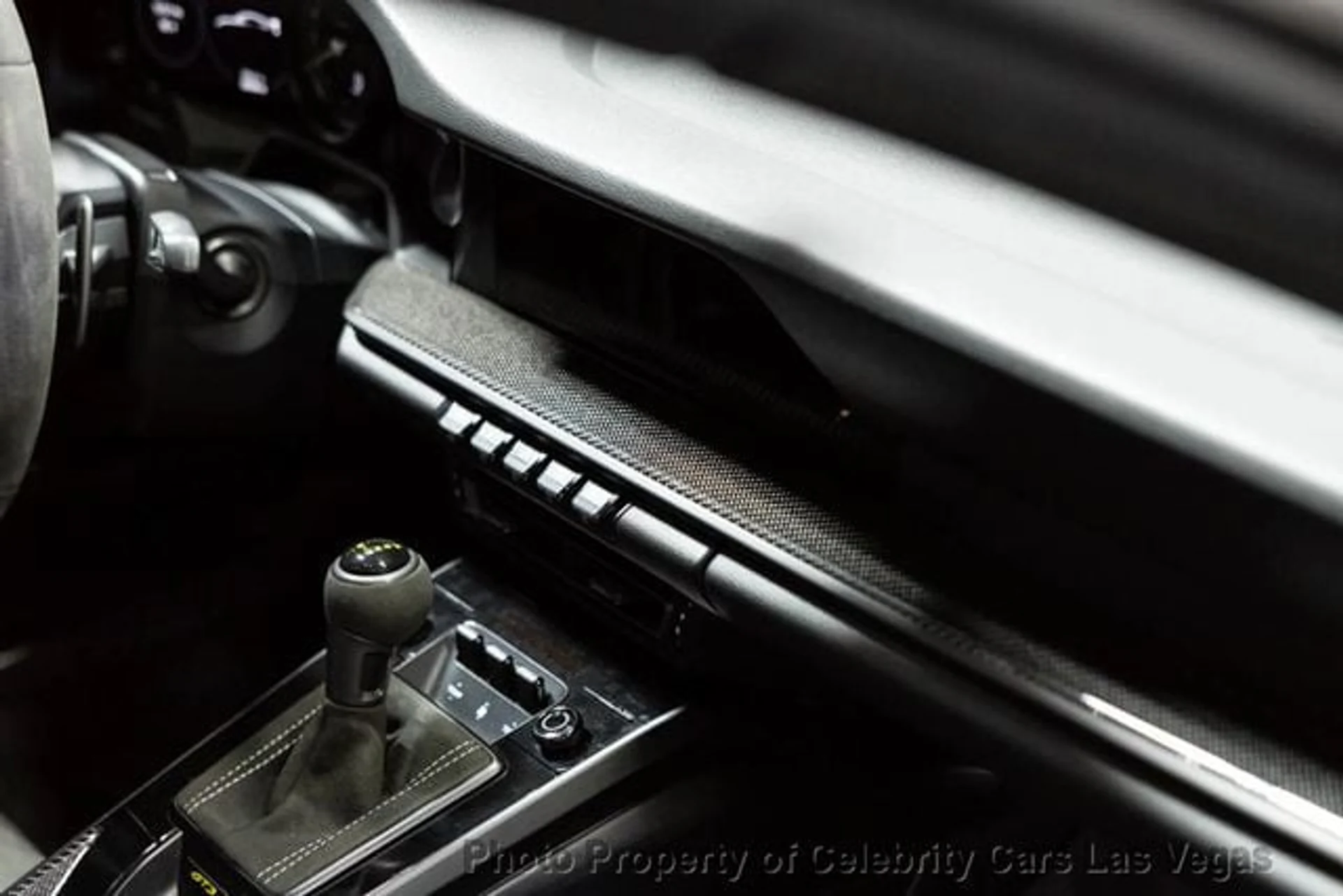 mph036_2242457324_used_2022_porsche_911_gt3coupe_9707_23088609_41_640_4e6ca1dc39