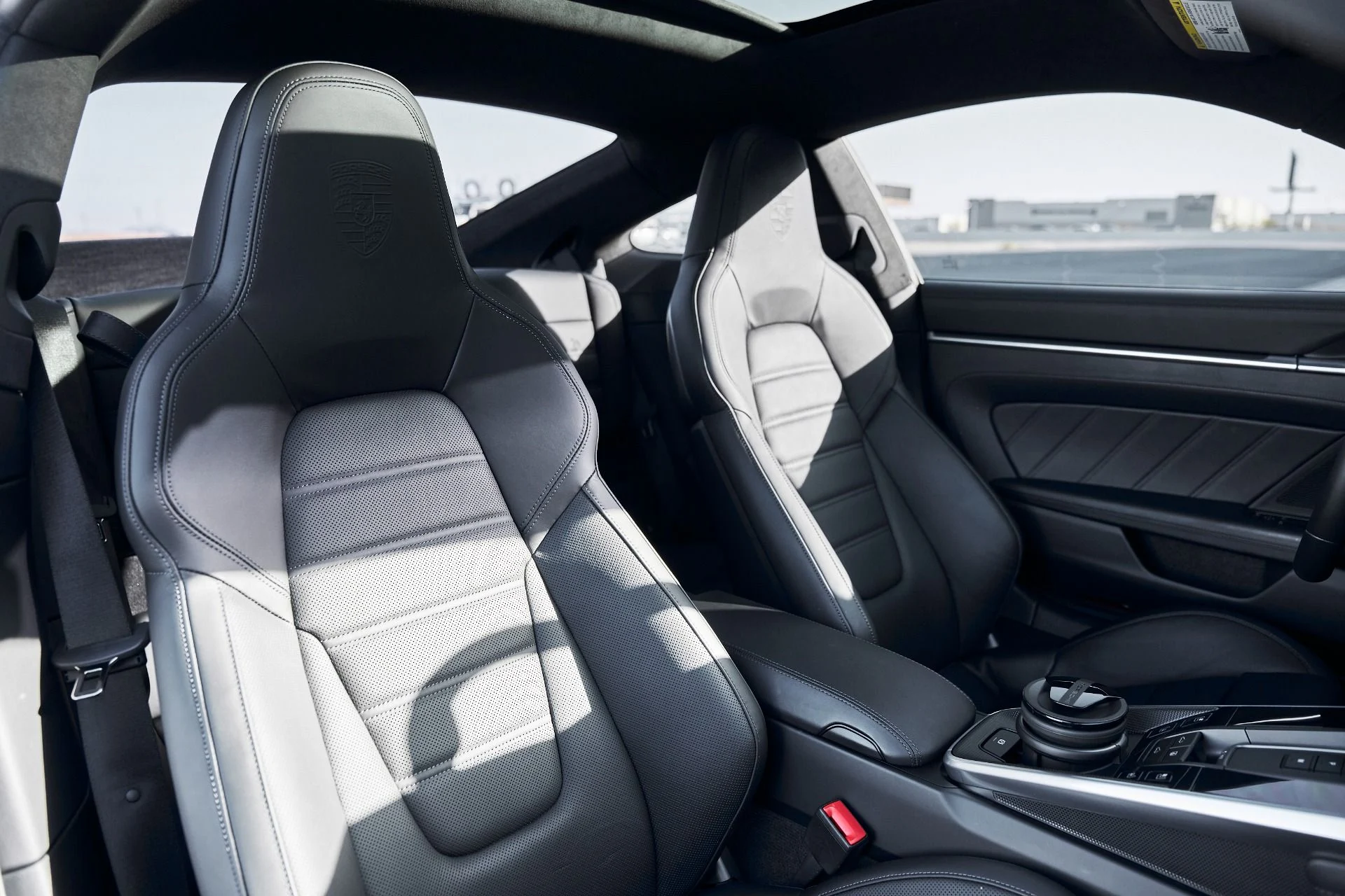 mph036_224322939_Used_2024_Porsche_911_Turbo_1770087219_0b47bdad67