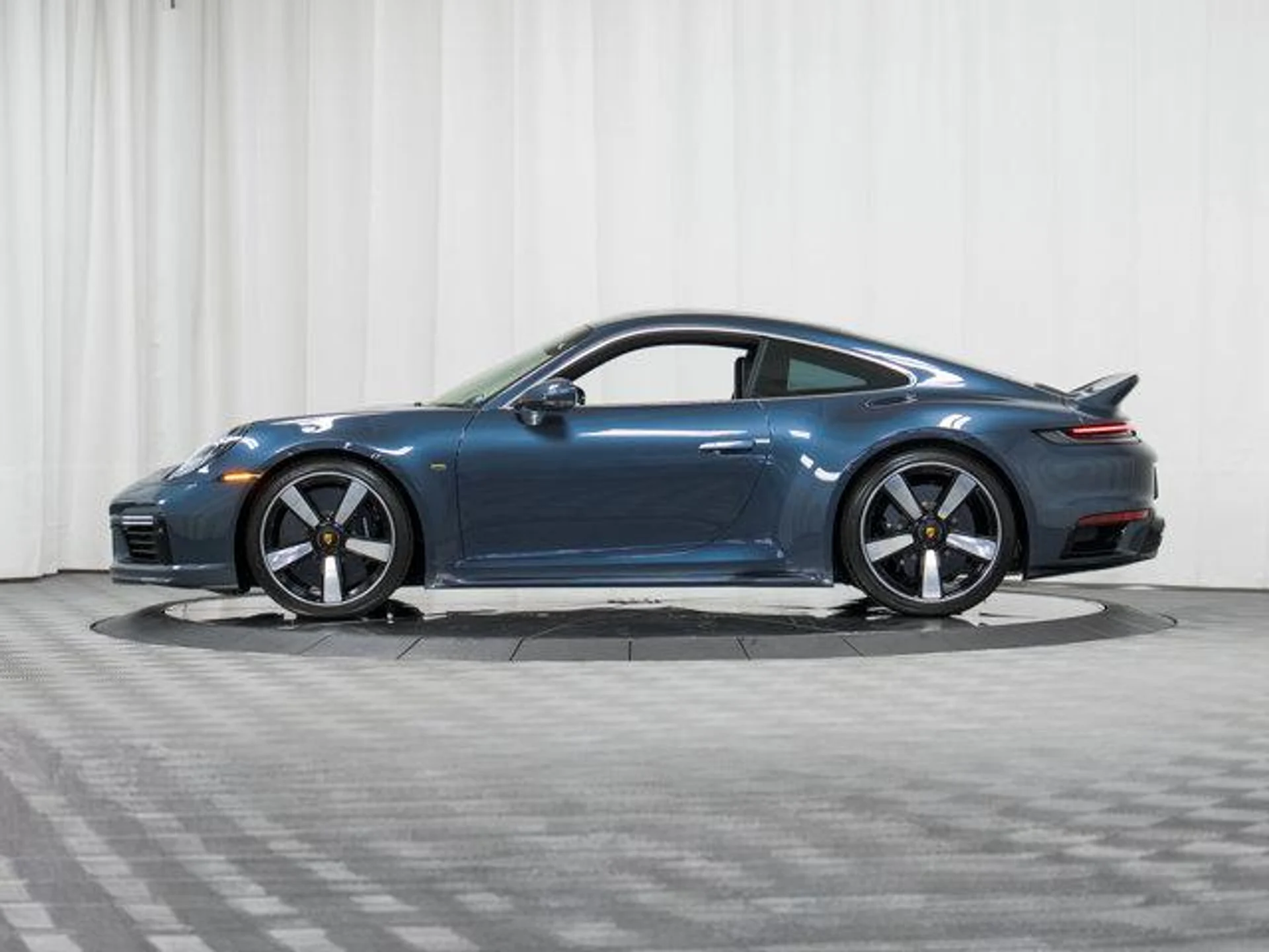 mph036_2247645422_E52_BX_Gm_Md_Rh_S8p_YF_e_QME_5d4_Y_Kc_c8f57a638e