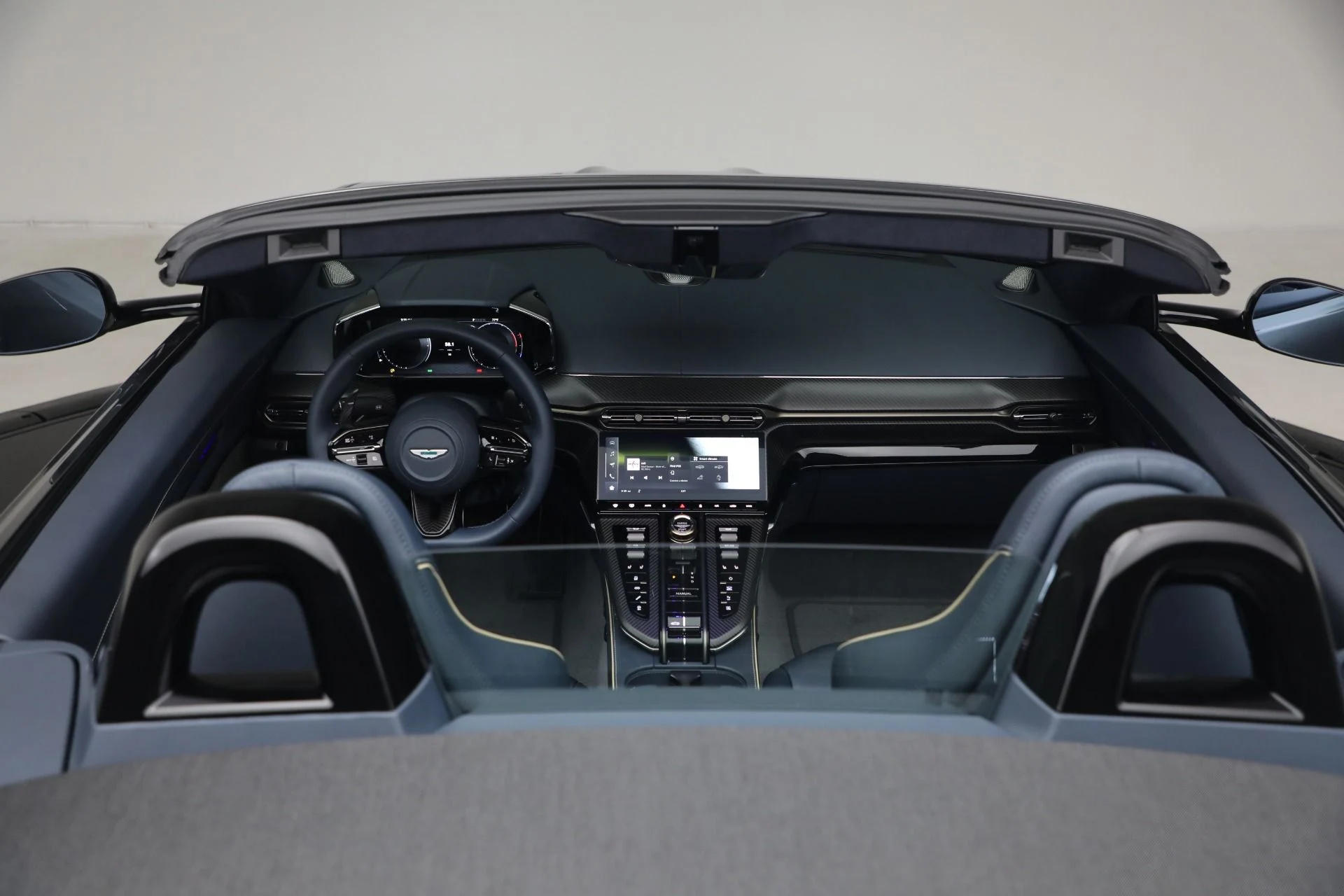 mph036_2270575645_New_2026_Aston_Martin_Vantage_S_Roadster_1787407546_af2bd925e8