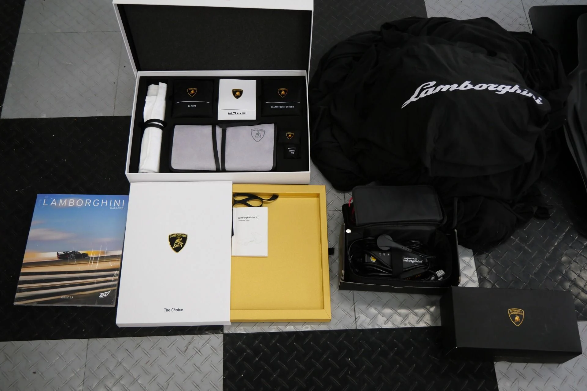 mph036_2271647647_Used_2024_Lamborghini_Urus_S_318_K_MSRP_Very_Low_Miles_Loaded_1776956814_52210caed0