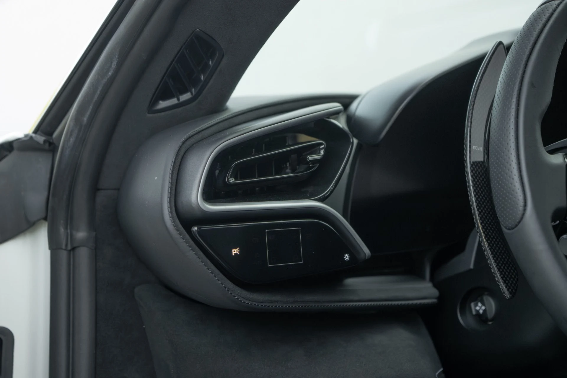 mph036_2280245510_Used_2025_Ferrari_296_GTB_1761682901_9ca6cc67f9