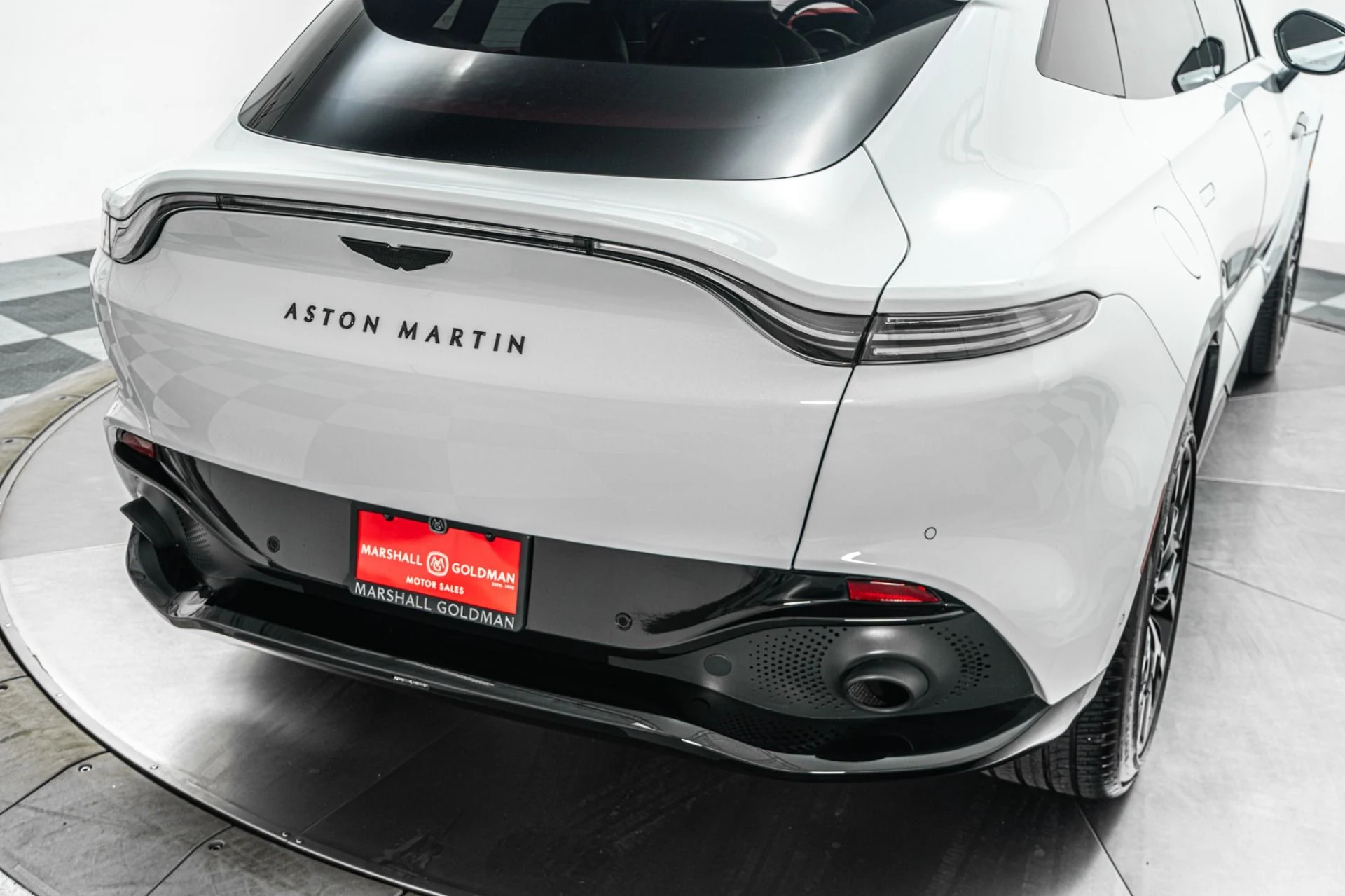 mph036_2280410123_Used_2021_Aston_Martin_DBX_AML_Color_Indulgence_Pack_DB_Elegance_Pack_1783626326_43ea68dc7a