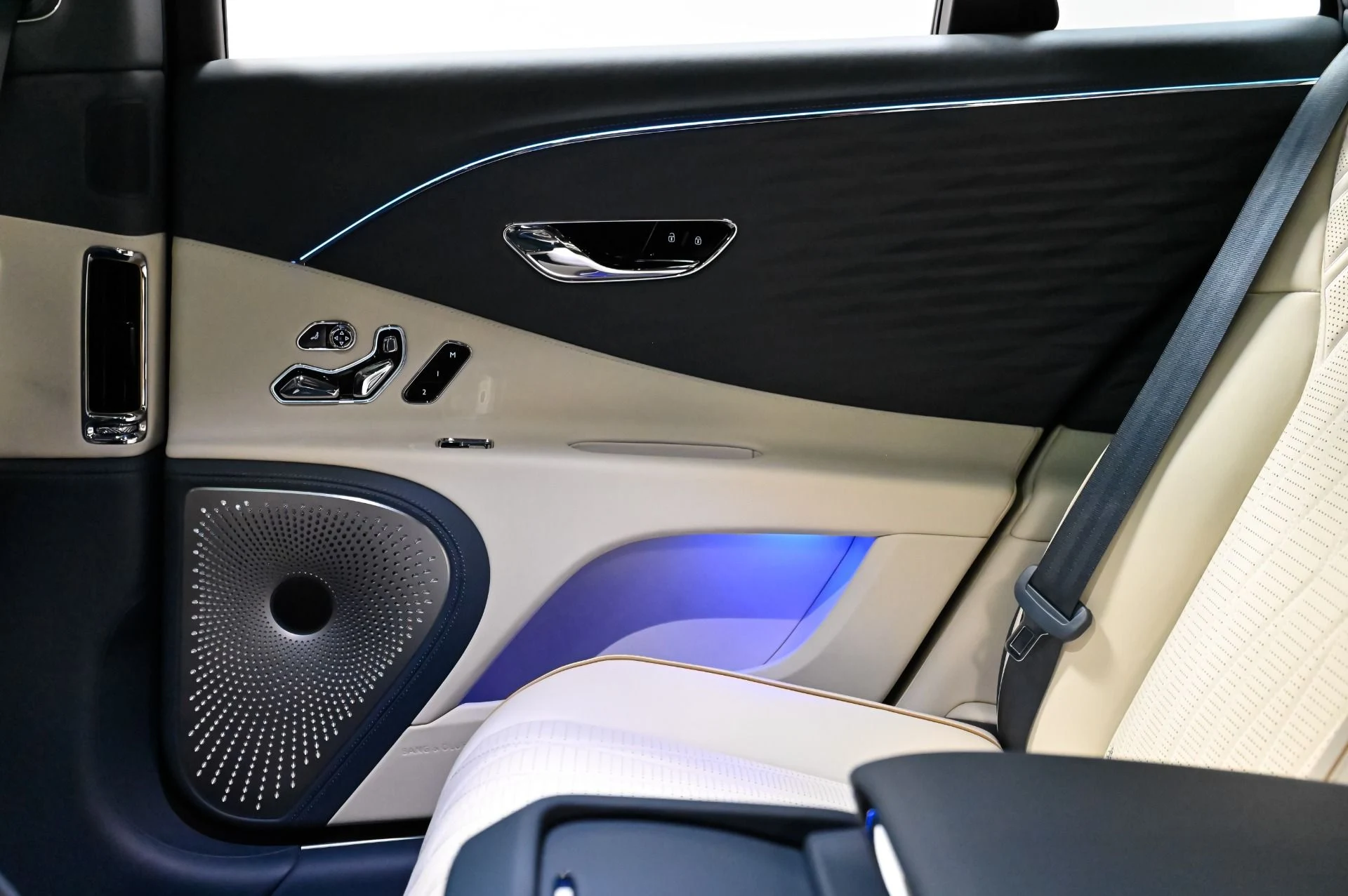 mph036_2281713544_Used_2022_Bentley_Flying_Spur_V8_1790876824_f70293143c