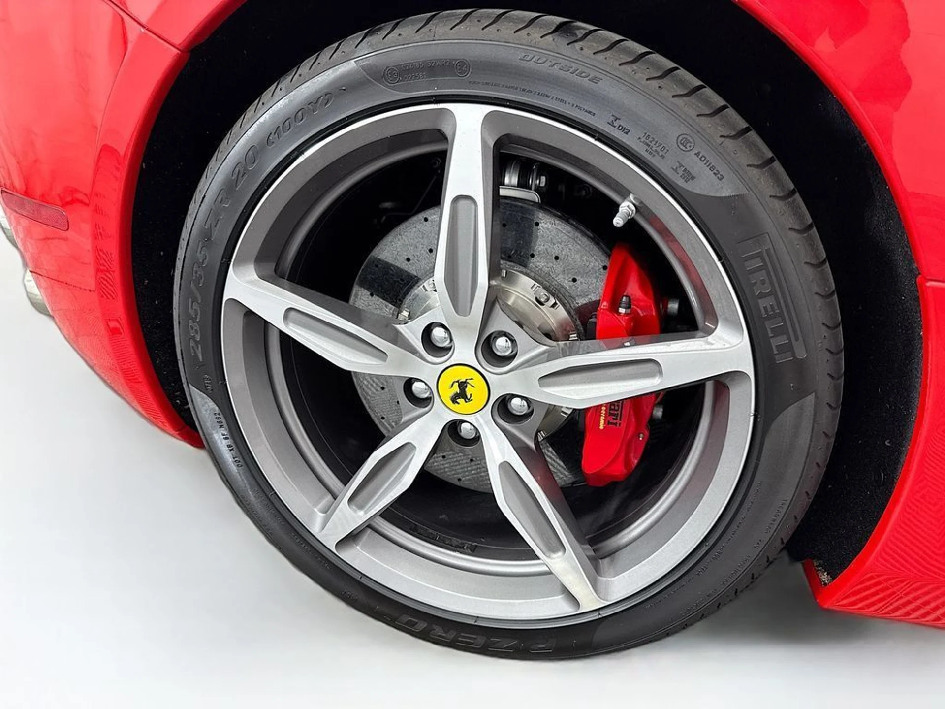 mph036_2285809330_used_2014_ferrari_california_2drconvertible_8119_22996020_37_1024_82876f7b55