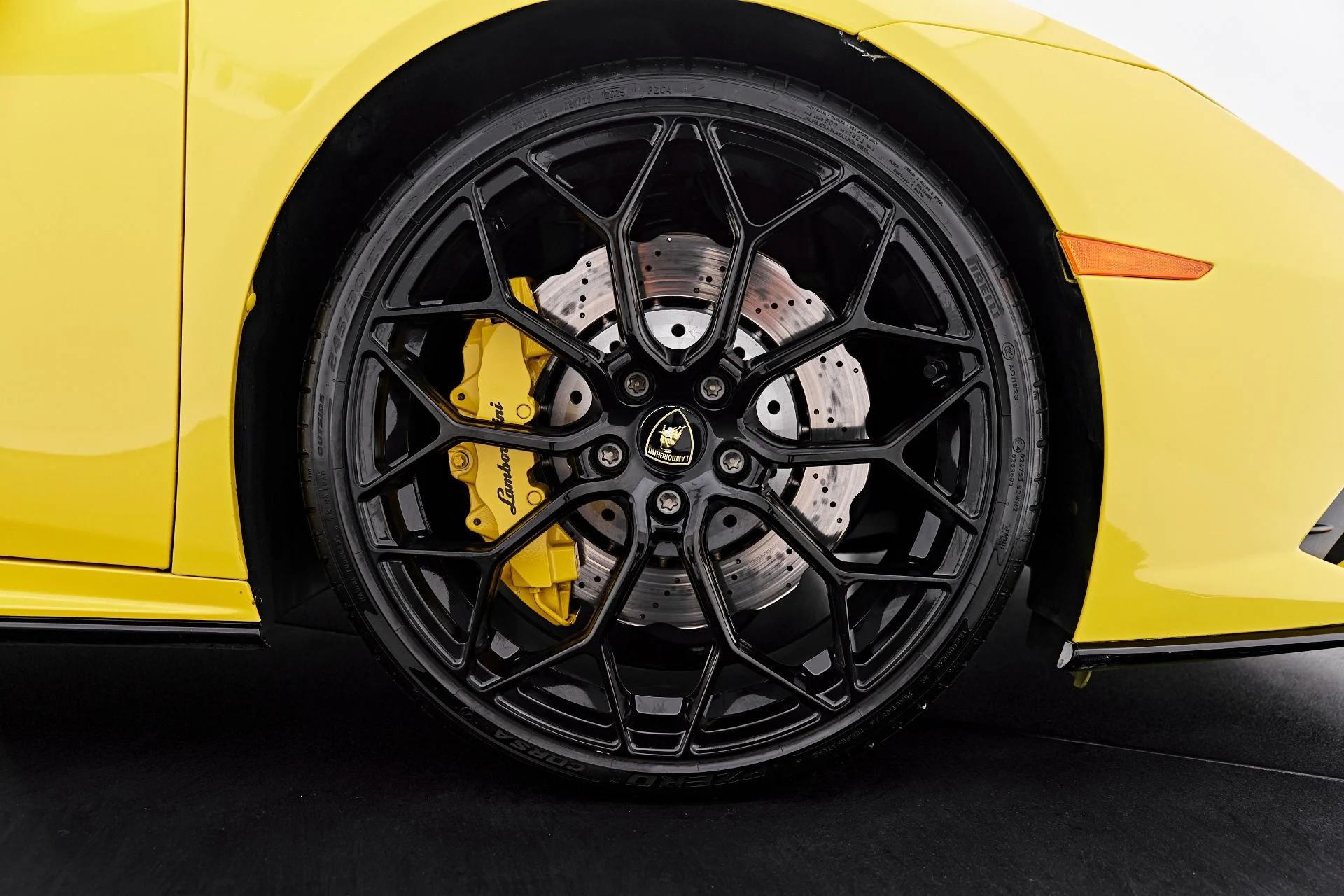 mph036_2286362366_Used_2022_Lamborghini_Huracan_EVO_Base_1787357853_30f09a1f8d