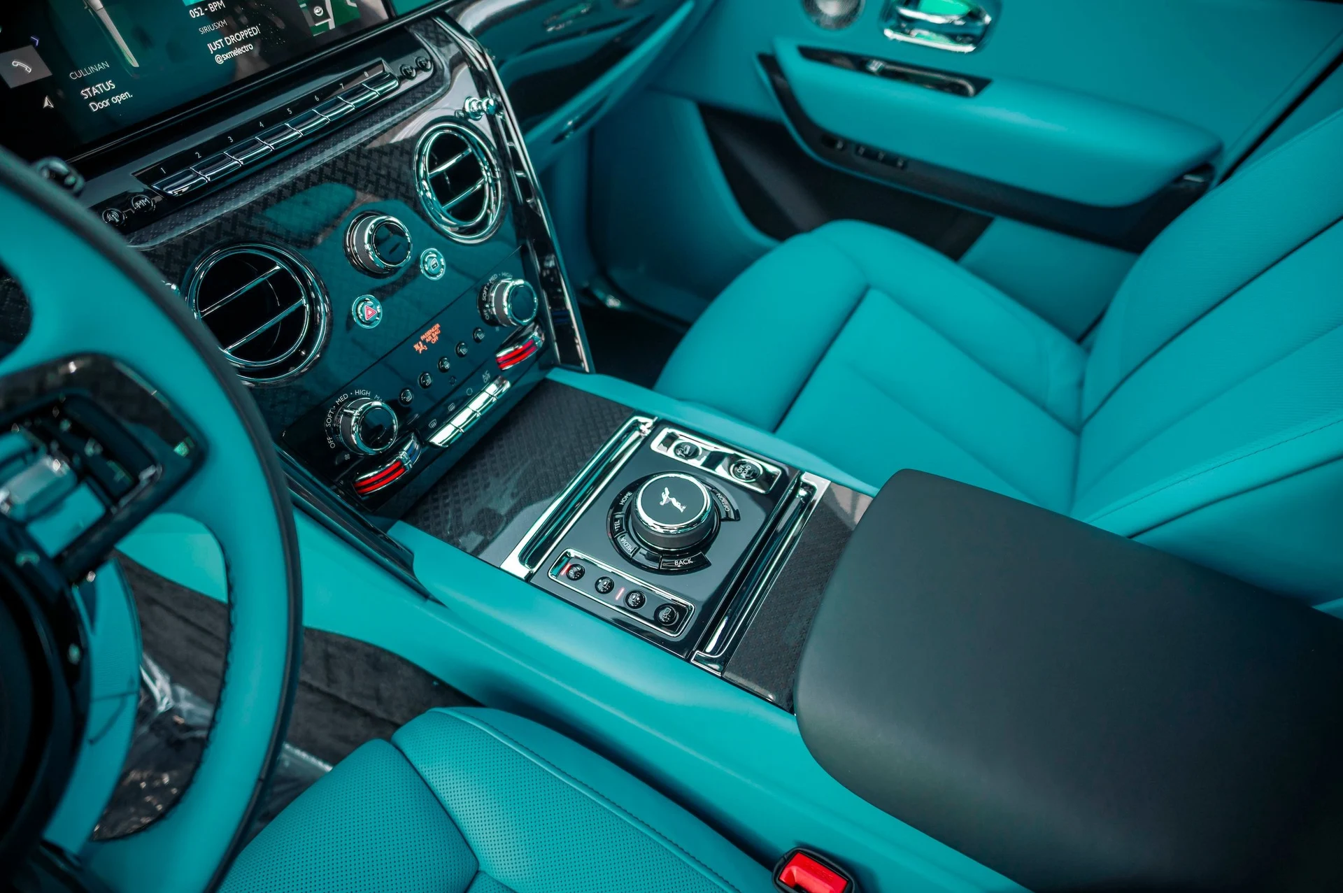 mph036_2288103454_69a820f4c96248b7afa71b56d74fd4e9_d7695525b4