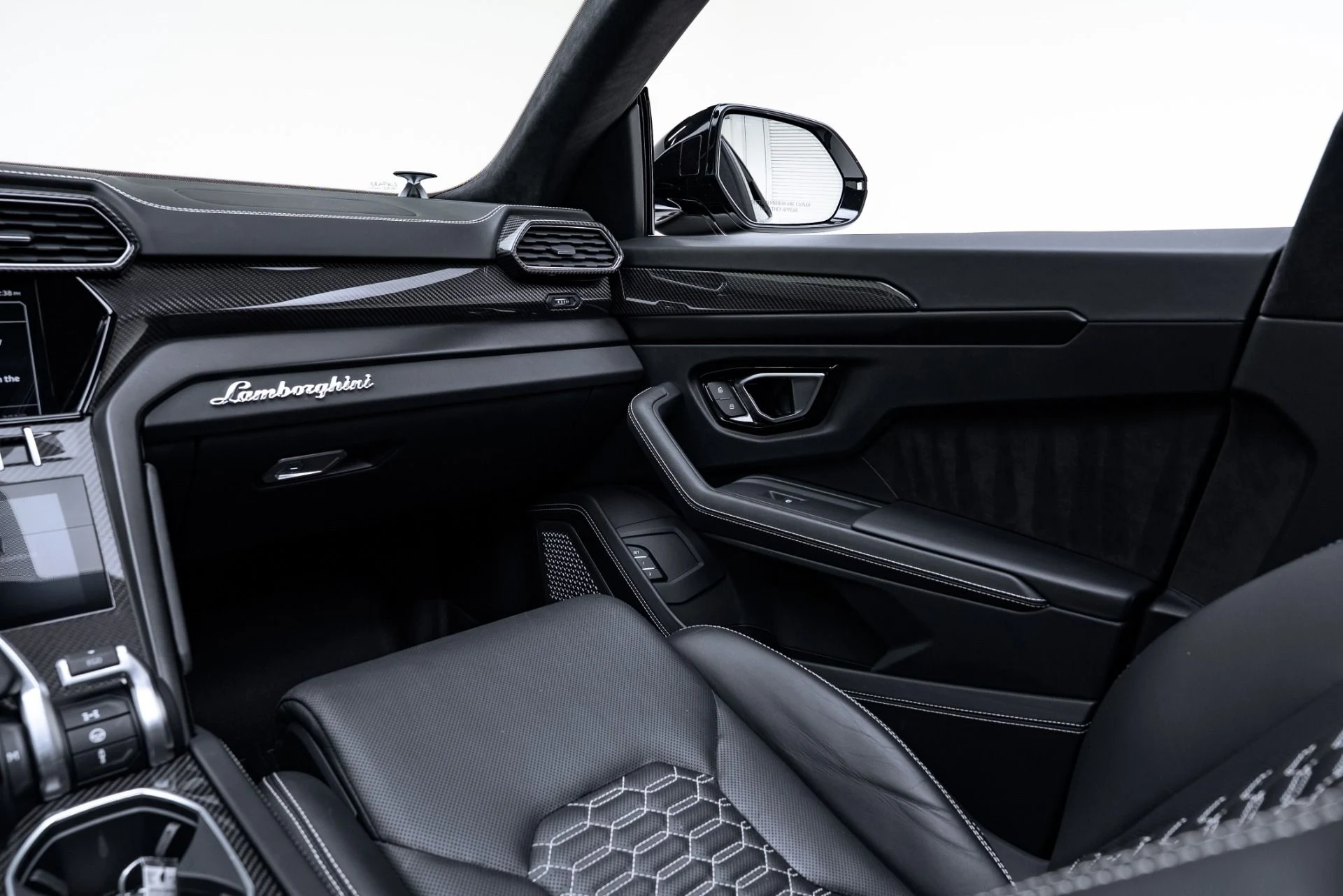 mph036_2290668095_Used_2023_Lamborghini_Urus_S_1776203745_d3dca4ea5c