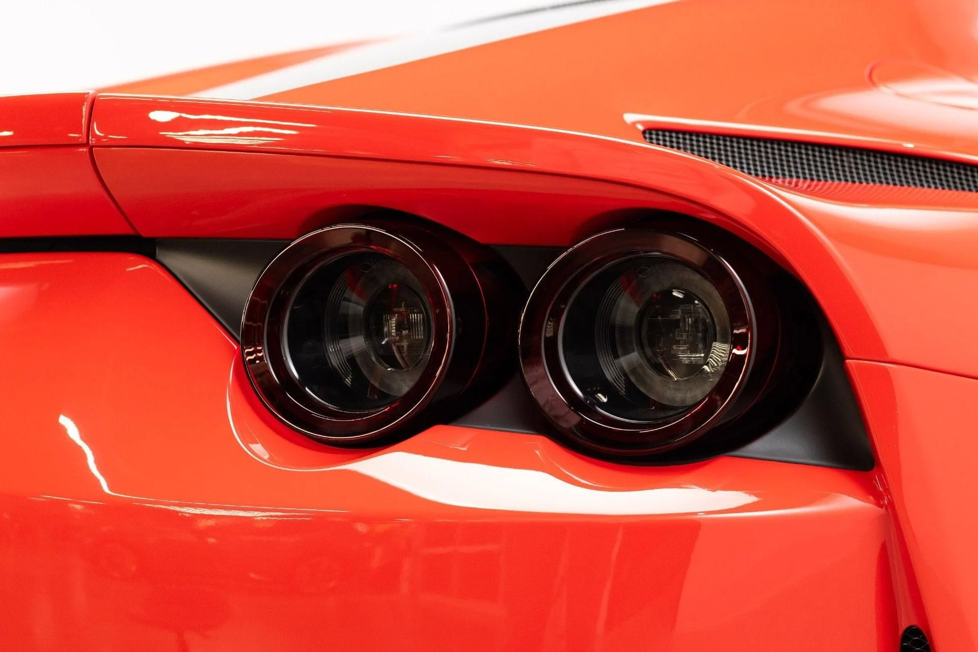 mph036_229457814_Used_2018_Ferrari_812_Superfast_1777368512_3936add58b