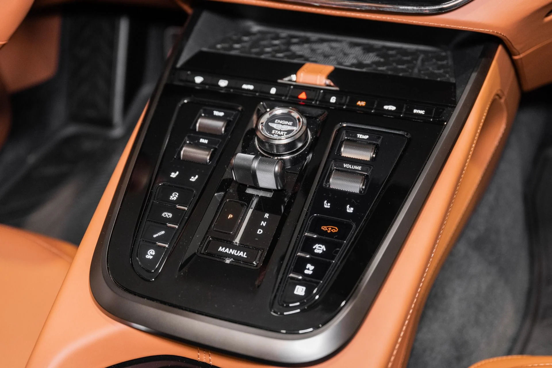 mph036_229471669_New_2026_Aston_Martin_DBX_S_1780937216_7f66248e91