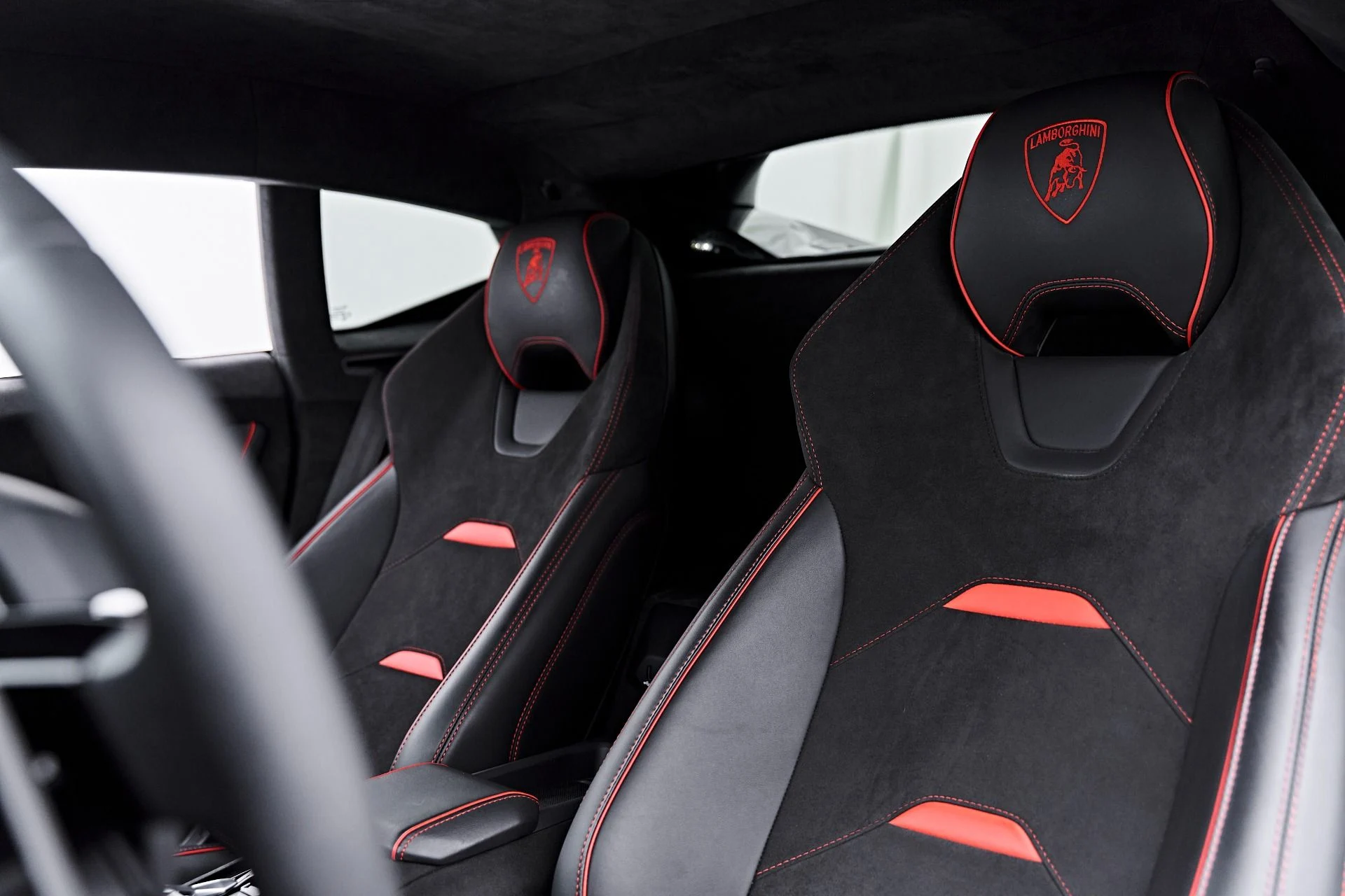mph036_2296413815_Used_2024_Lamborghini_Huracan_Tecnica_Base_1790185315_3ff96204ec
