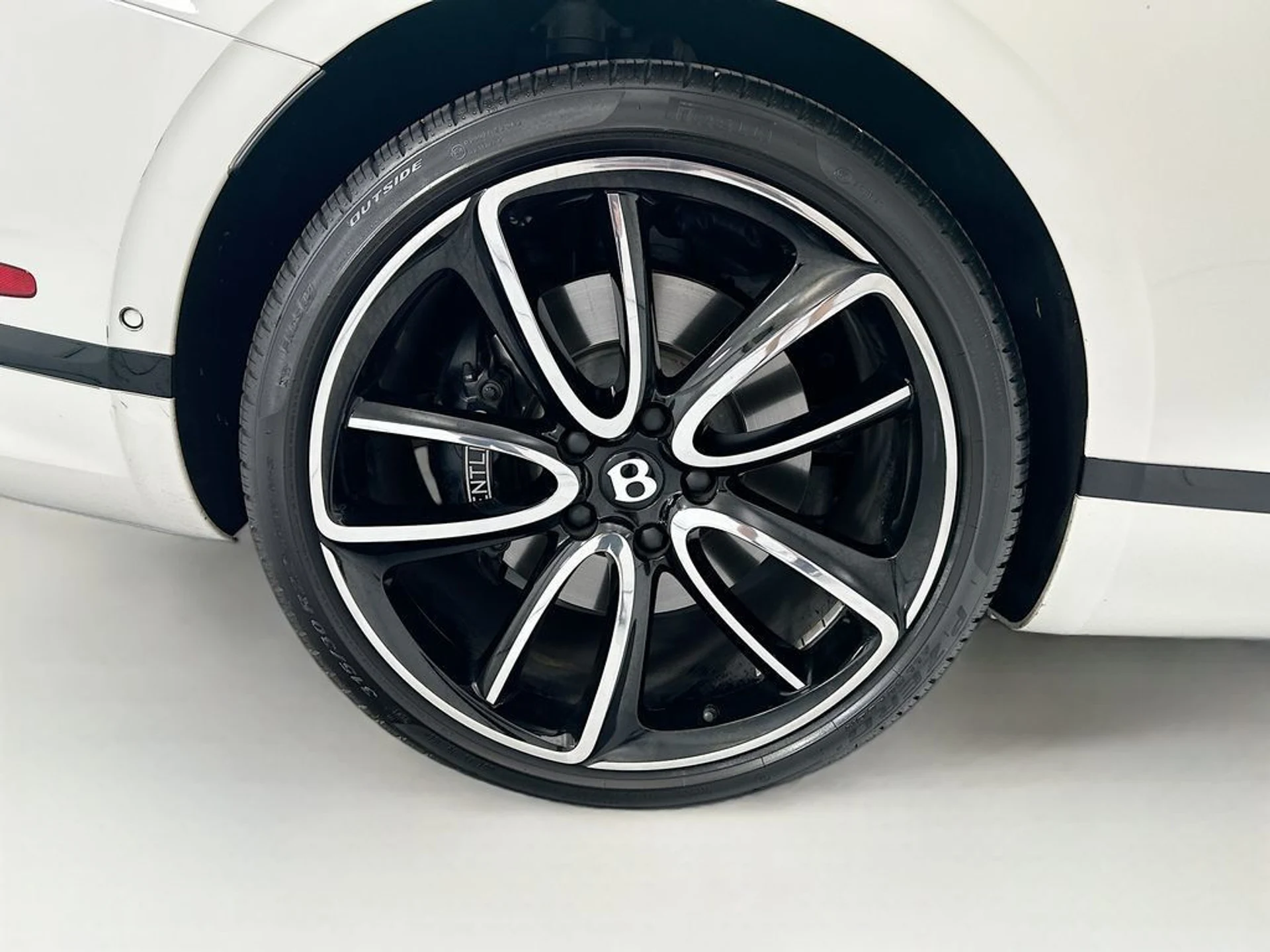 mph036_2306101547_used_2022_bentley_continental_gtmullinerconvertible_8119_23015868_37_1024_8dff1bd45f