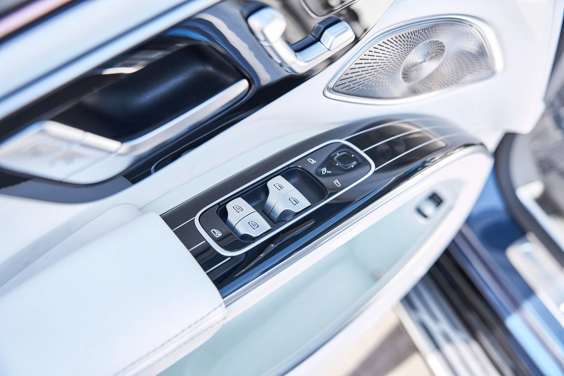 mph036_2311163098_Used_2024_Mercedes_Benz_EQS_Maybach_EQS_680_1766455890_8c70ac5196