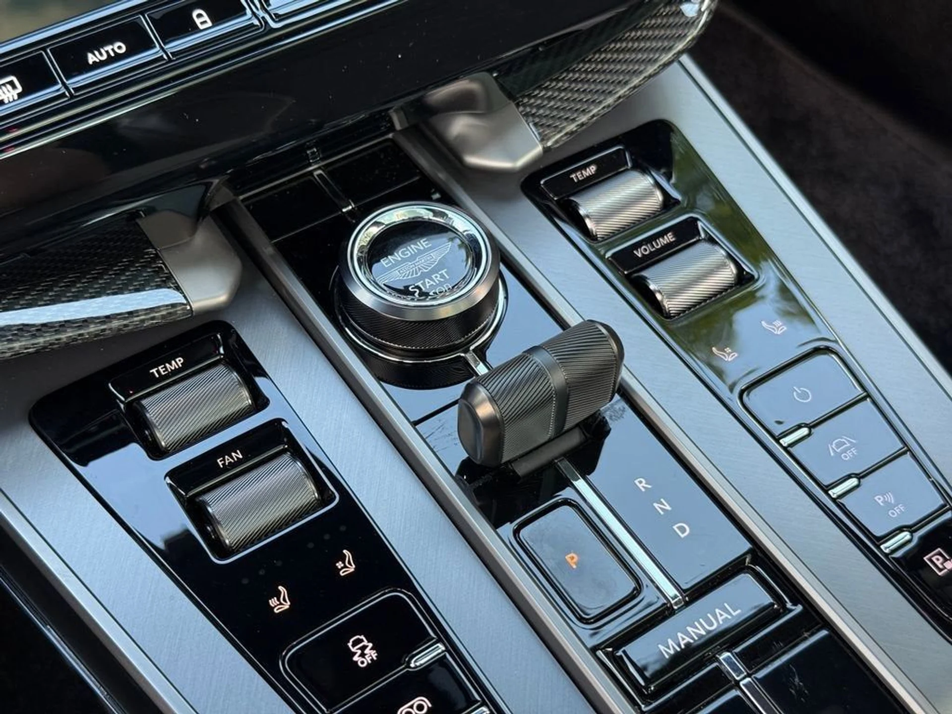 mph036_2313568698_e807d163ee804296b5596609c2963097_2393456005