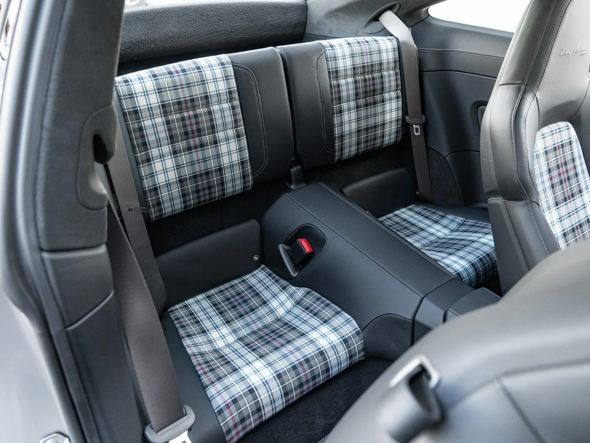 mph036_233711482_Used_2025_Porsche_911_Turbo_1762268521_29056b761f