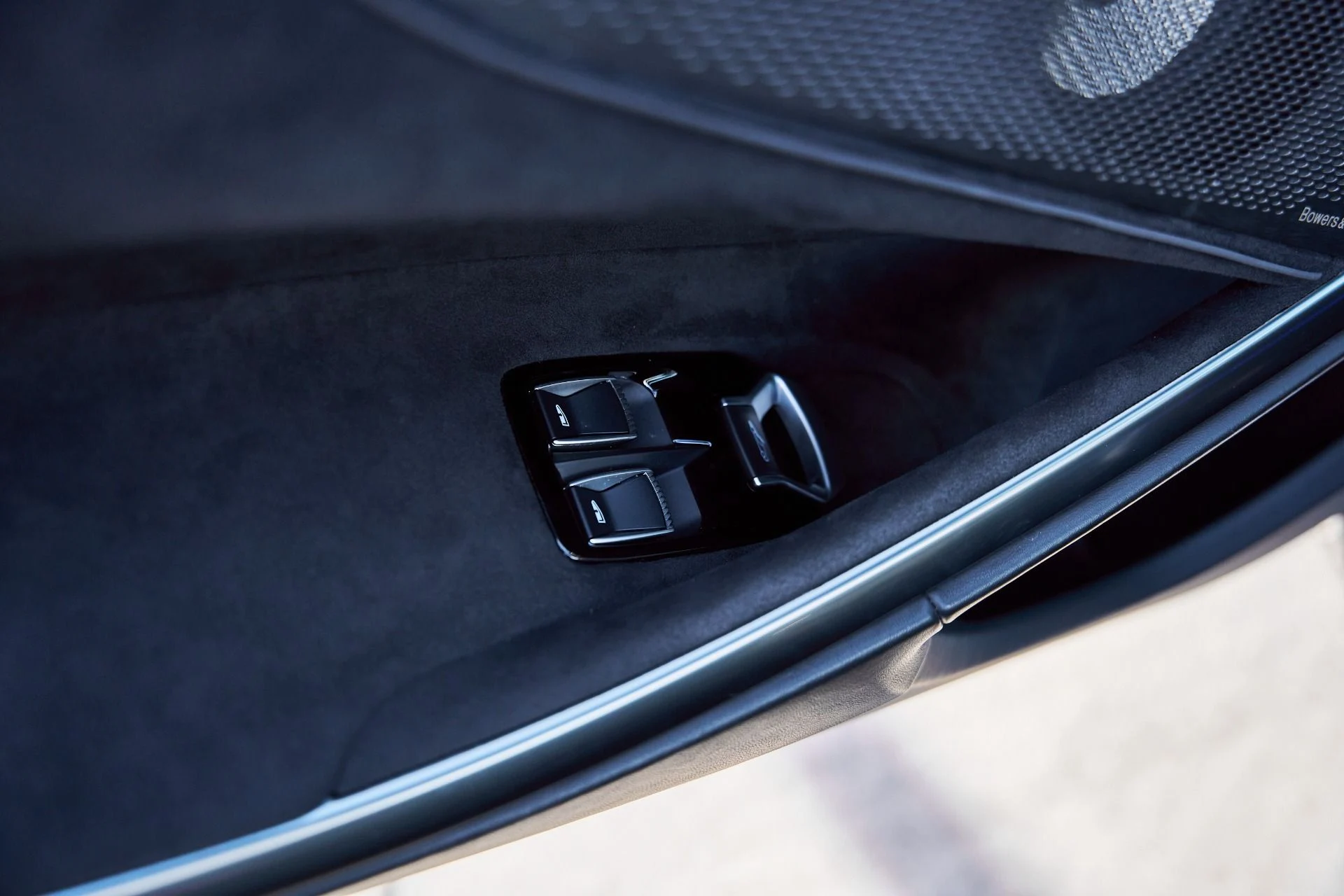 mph036_2350012624_Used_2025_Mc_Laren_Artura_1769567635_0b6095d4a8