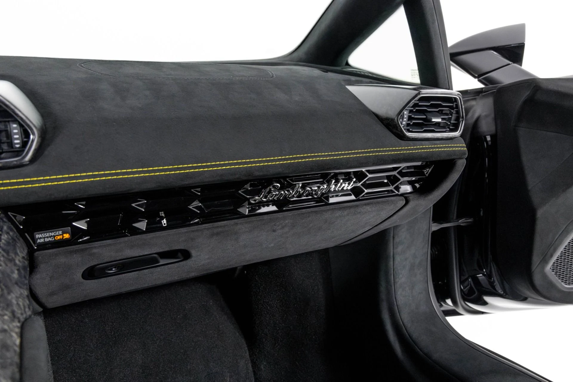 mph036_2378273209_Used_2018_Lamborghini_Huracan_Performante_1762565914_ce5e783bbb