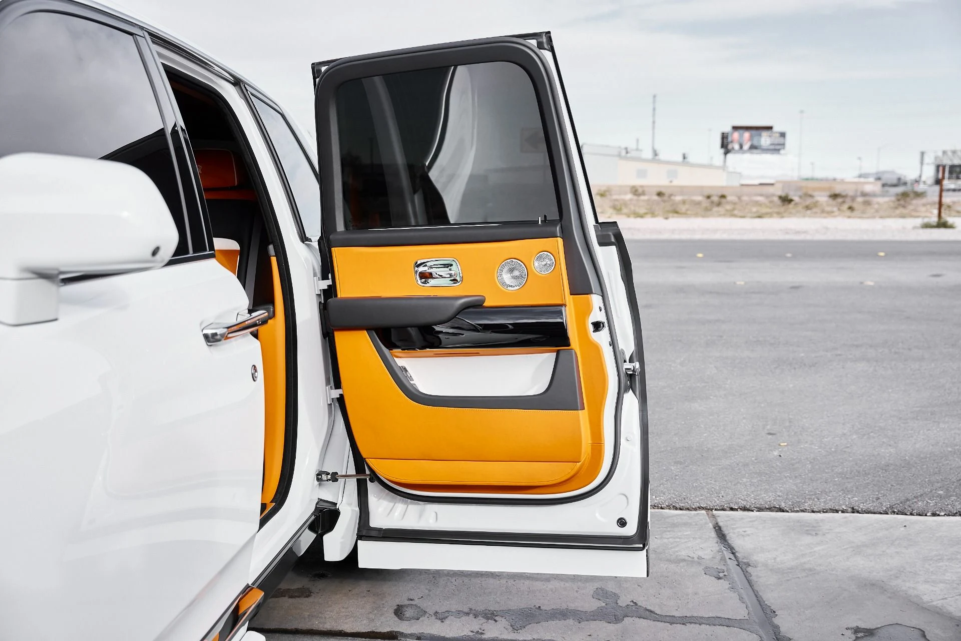 mph036_2388567648_Used_2025_Rolls_Royce_Cullinan_Base_1770950904_532159b09f