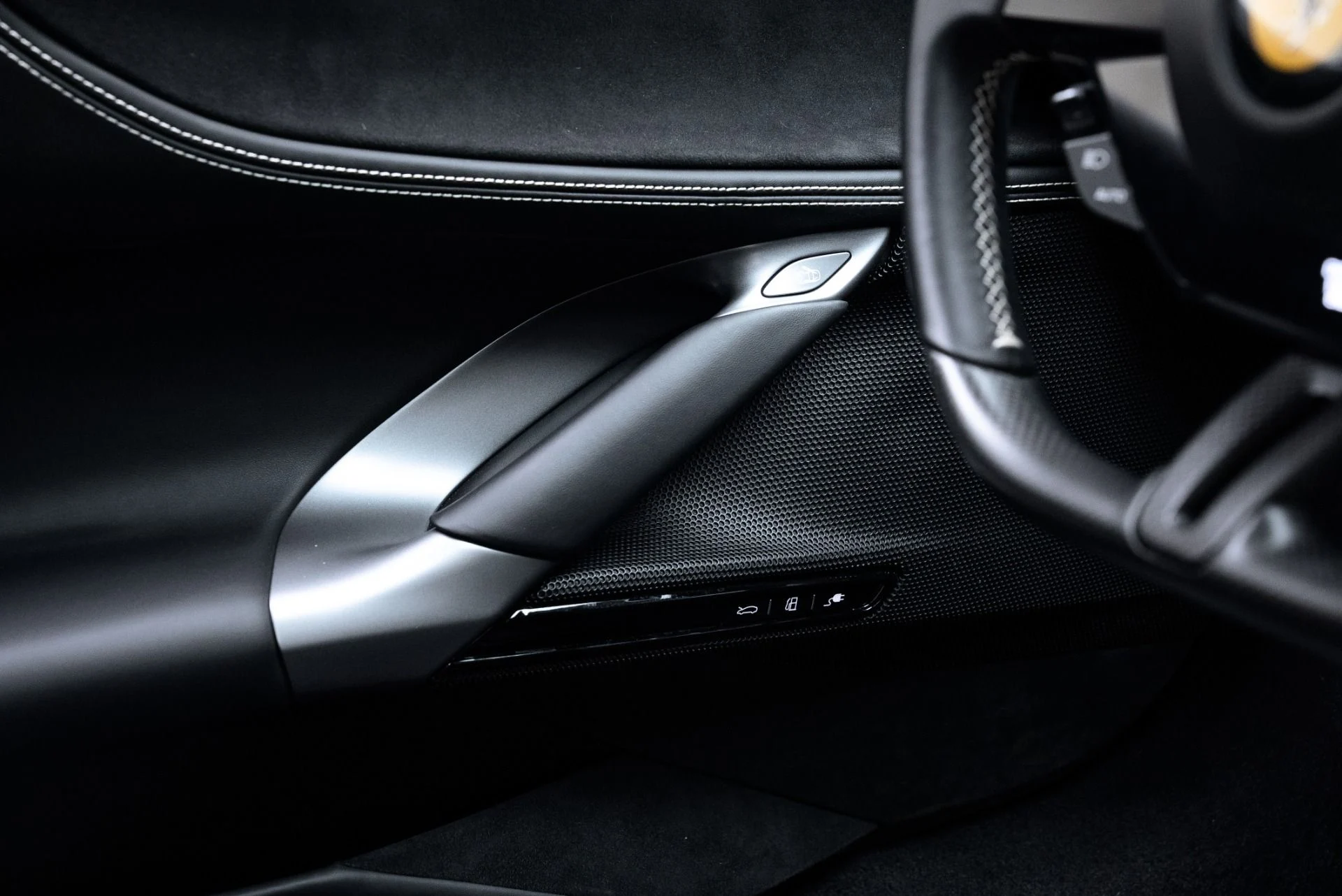 mph036_2390471912_Used_2024_Ferrari_SF_90_Stradale_1774546158_c3be3f0f9a