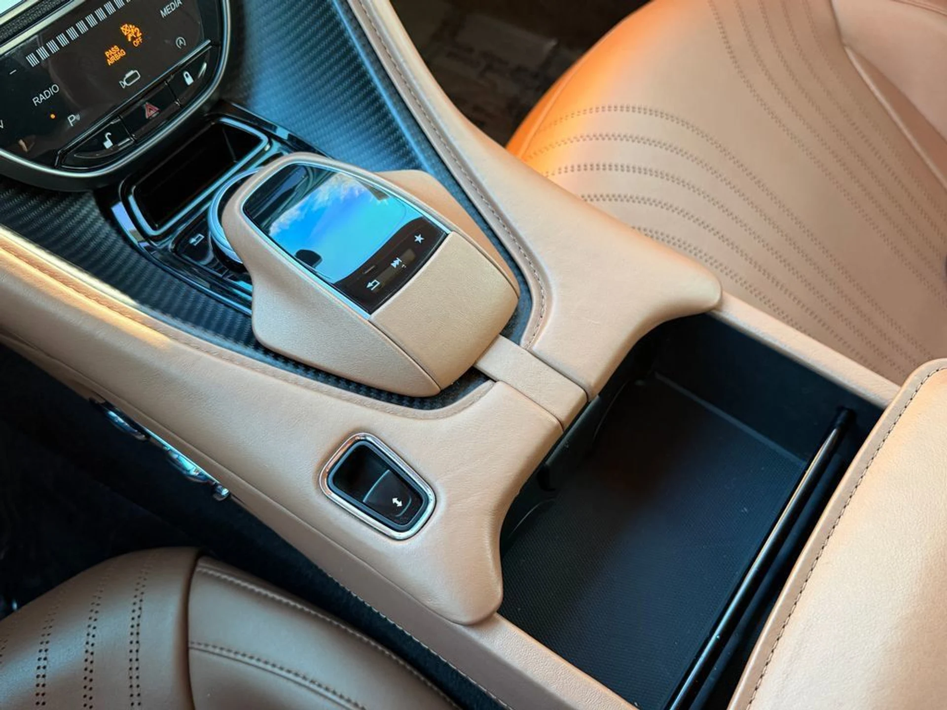 mph036_2392276128_26633849f95044f3bdcb7721bd8e33f3_92d123e599