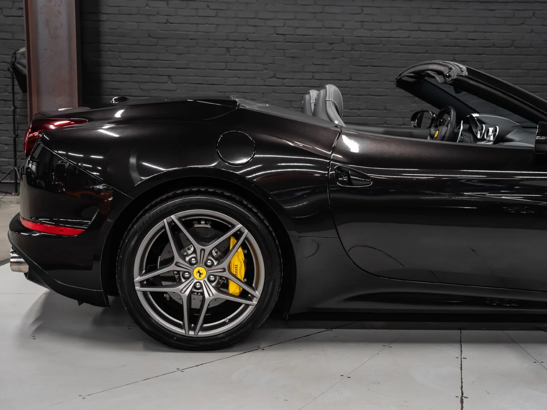 mph036_2396685622_ferrari_california_2015_902dde9ecf