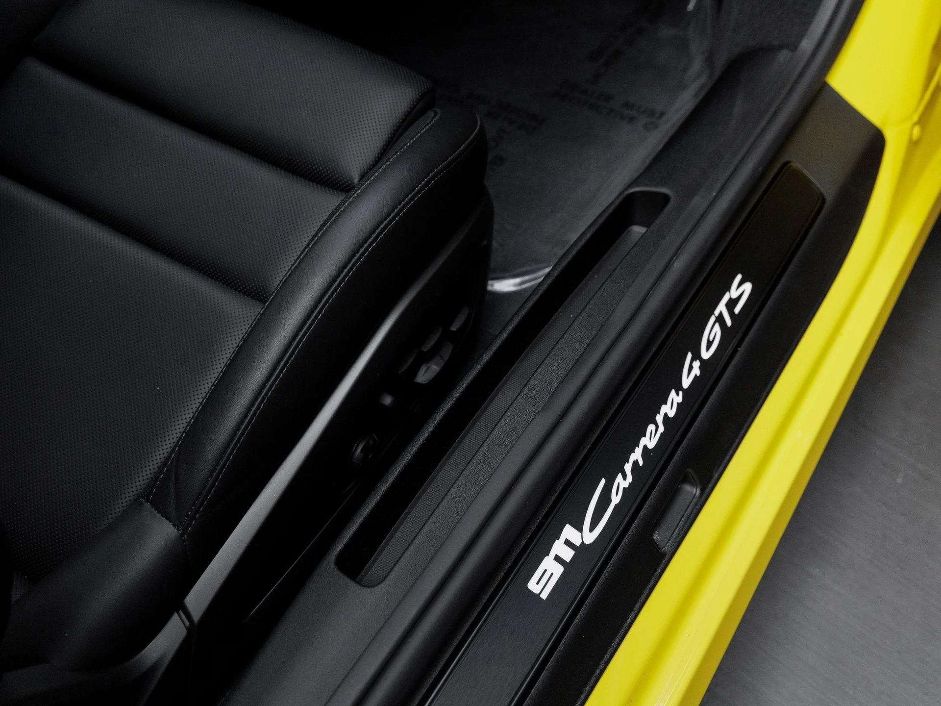 mph036_2401940411_37_bb0c10d952