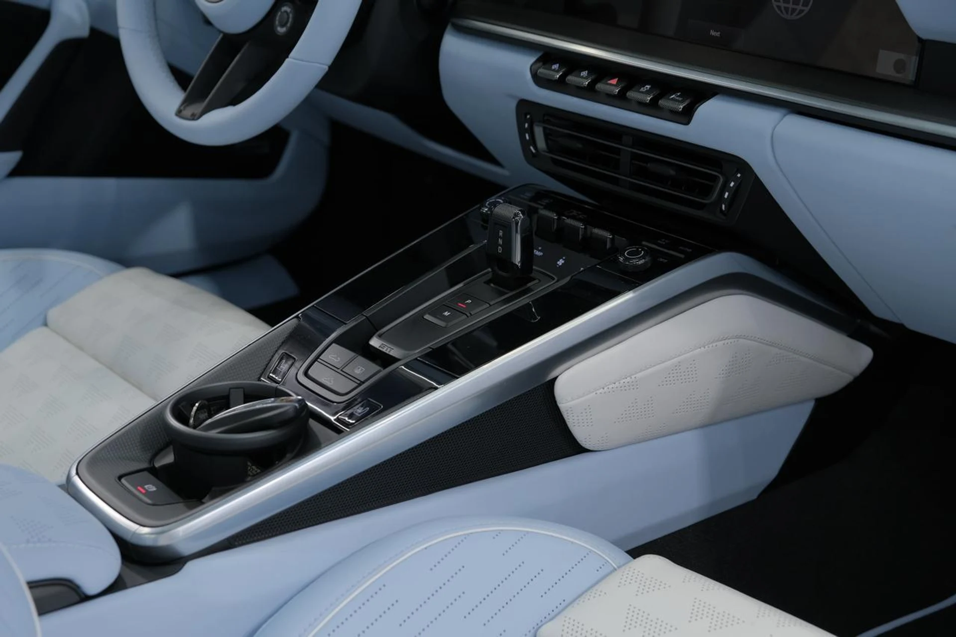 mph036_2408504768_0f70b9c8a65f8bf25f988cd7ef57ae46_2318b8cc90