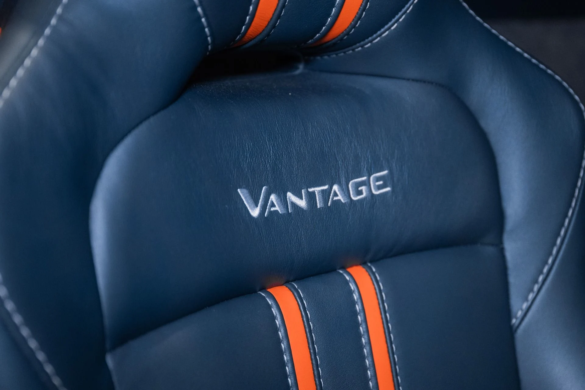 mph036_2410191731_Used_2019_Aston_Martin_Vantage_1790176598_046a7afc7c