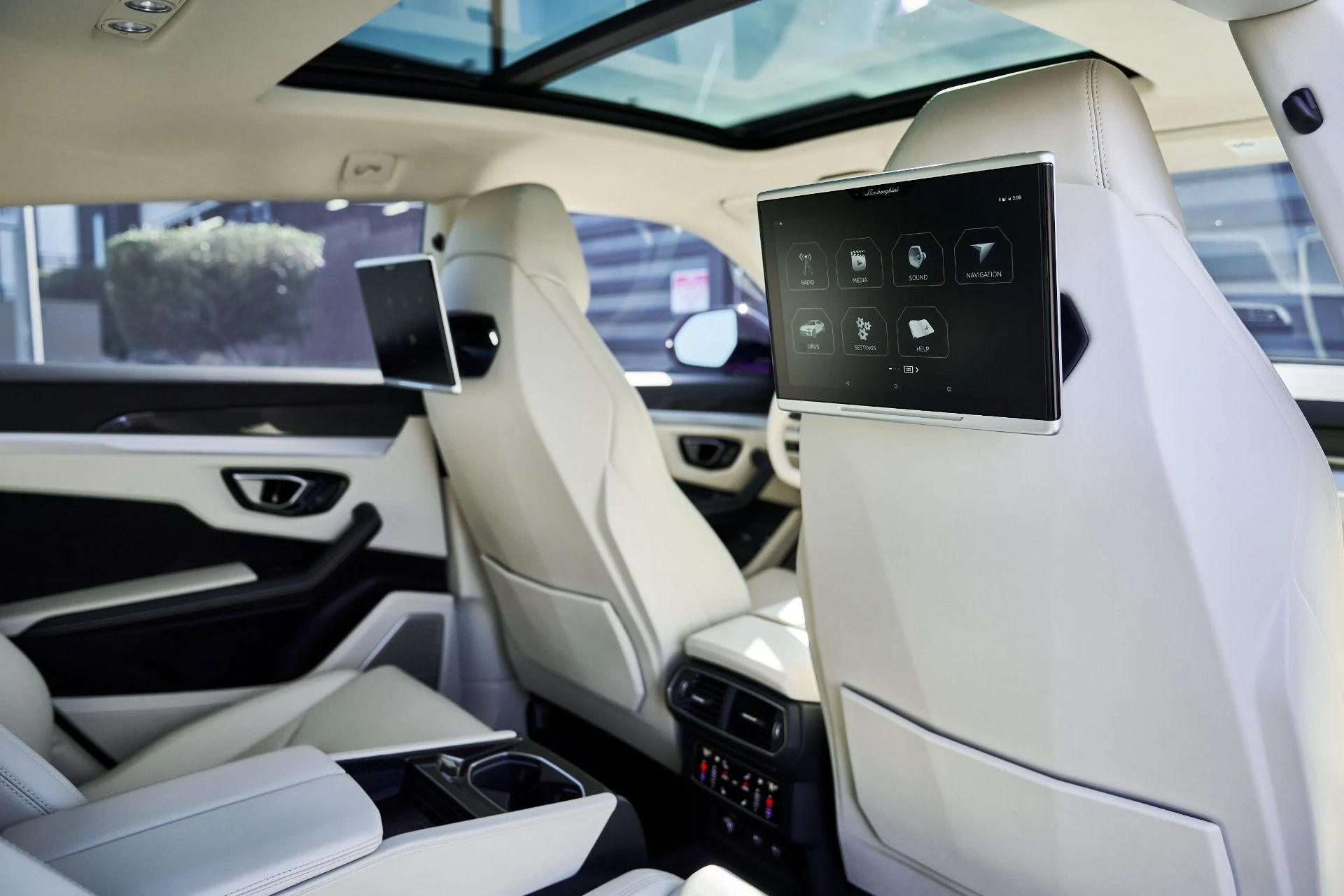 mph036_2412887261_Used_2021_Lamborghini_Urus_1772650661_18edba9fd8