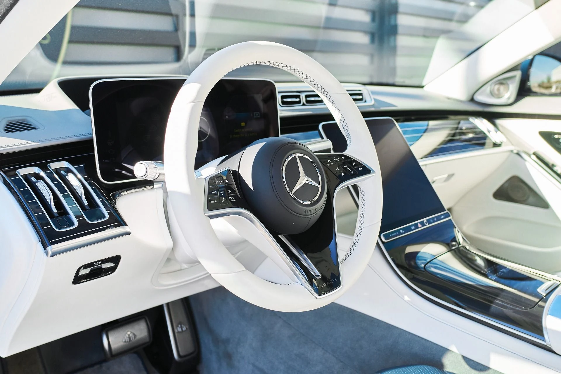 mph036_2413565703_Used_2024_Mercedes_Benz_S_Class_Maybach_S_680_1765936804_31c7a2585b