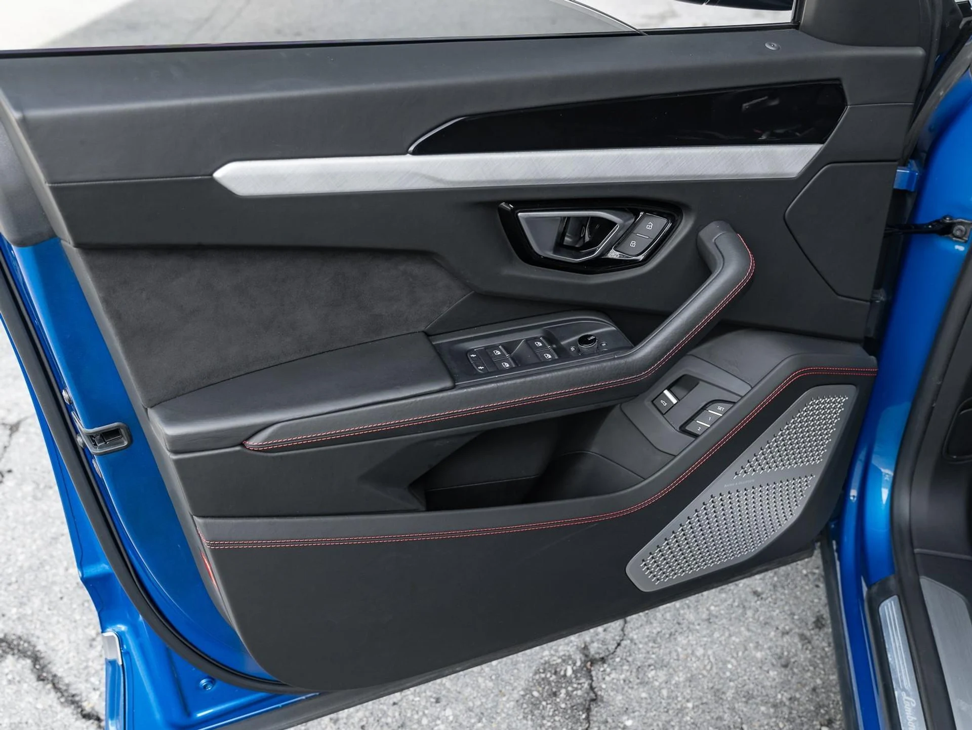 mph036_2417433956_Used_2020_Lamborghini_Urus_1753203951_39be0640db