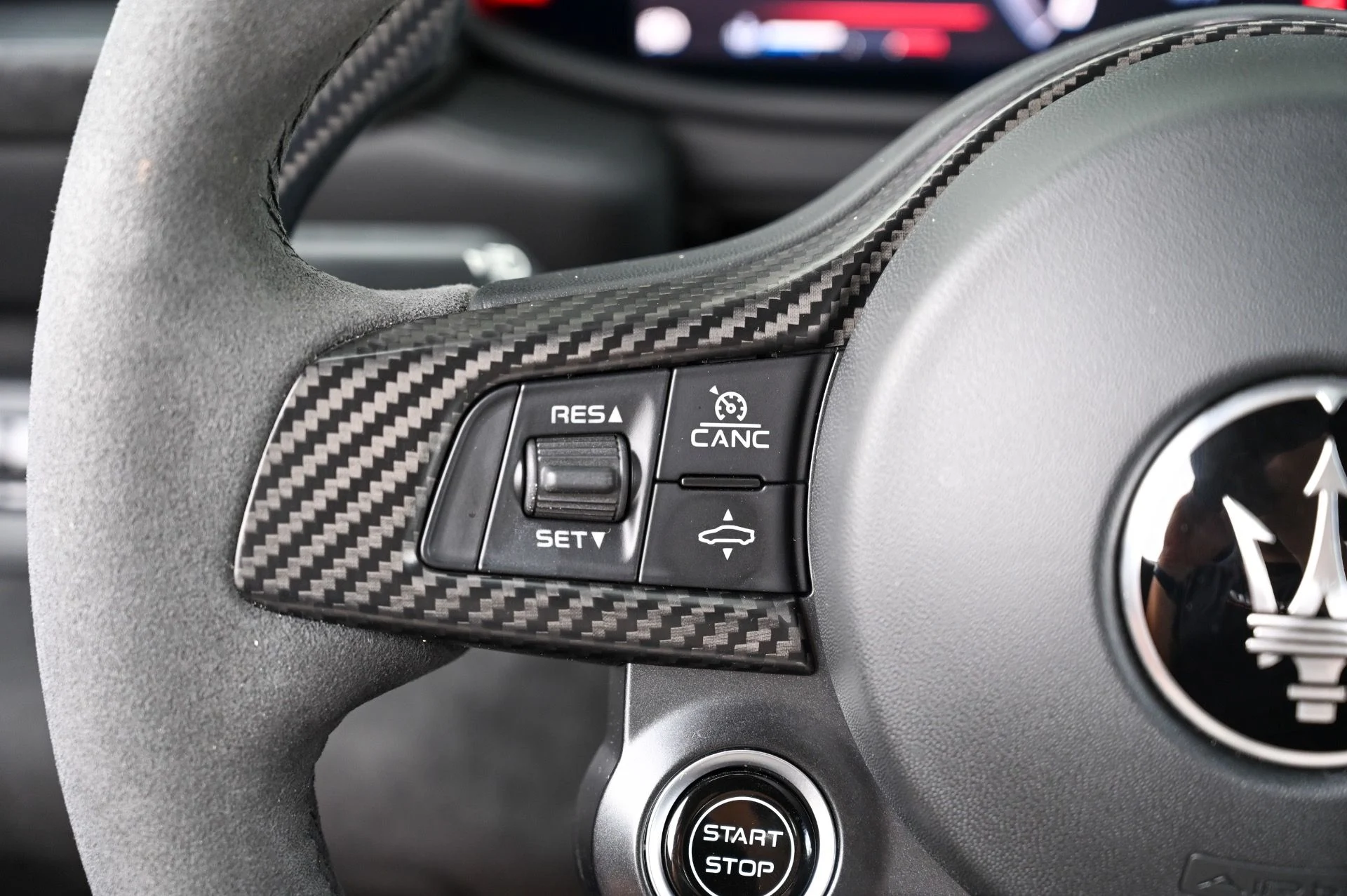 mph036_2421951477_Used_2022_Maserati_MC_20_1715696660_3048f61f58