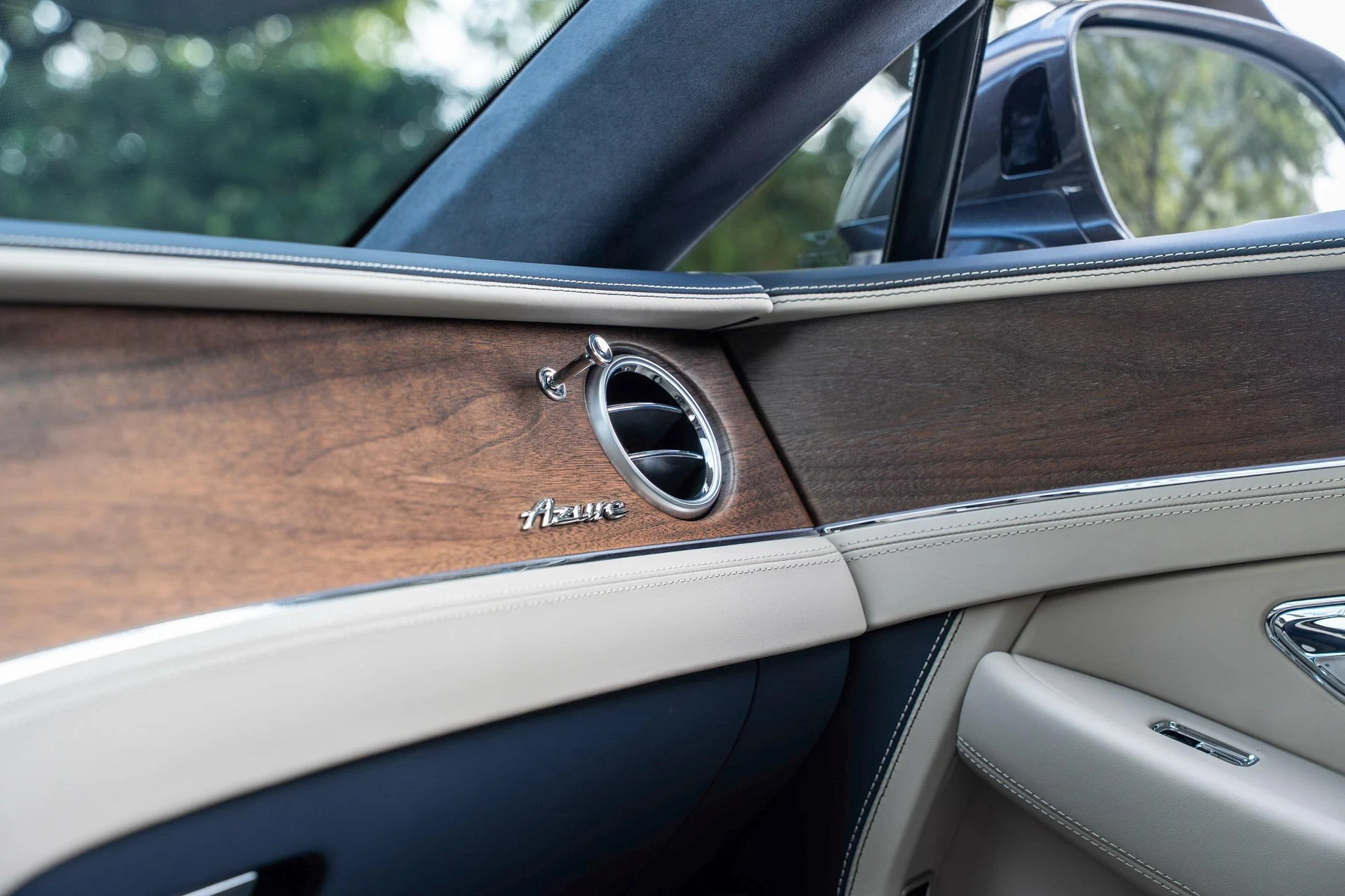 mph036_2429832869_470961999_692009ddaf5727c8024d8212_3c83bd1d32