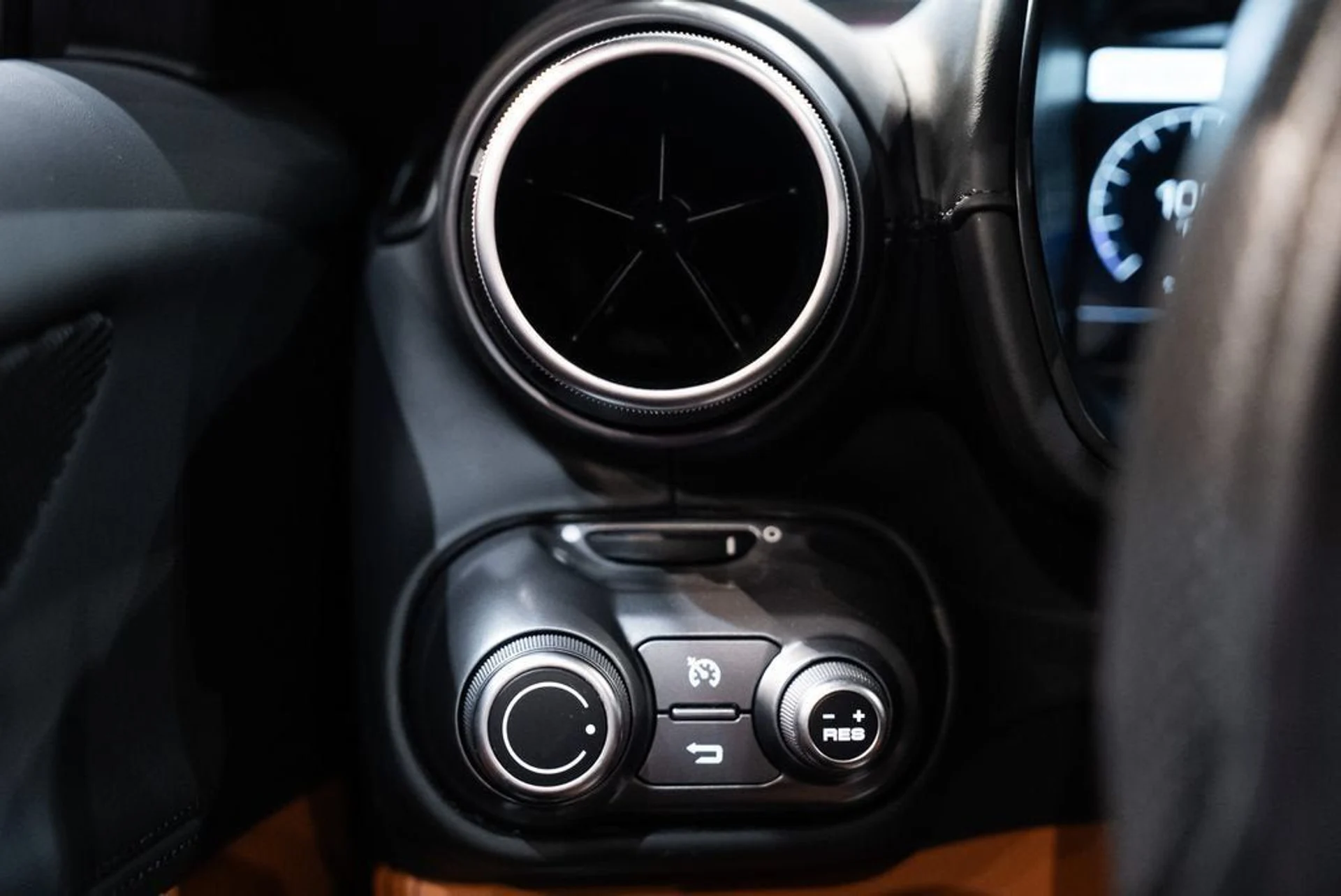 mph036_2430934486_7a321b8fd08585fb56f2f8acecd4a8eb_22ef30f5ba