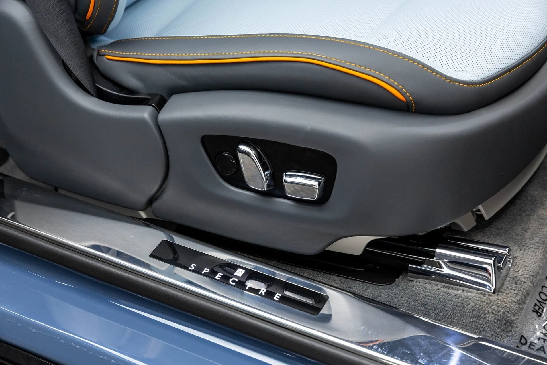 mph036_2433055722_37_e40f570acc