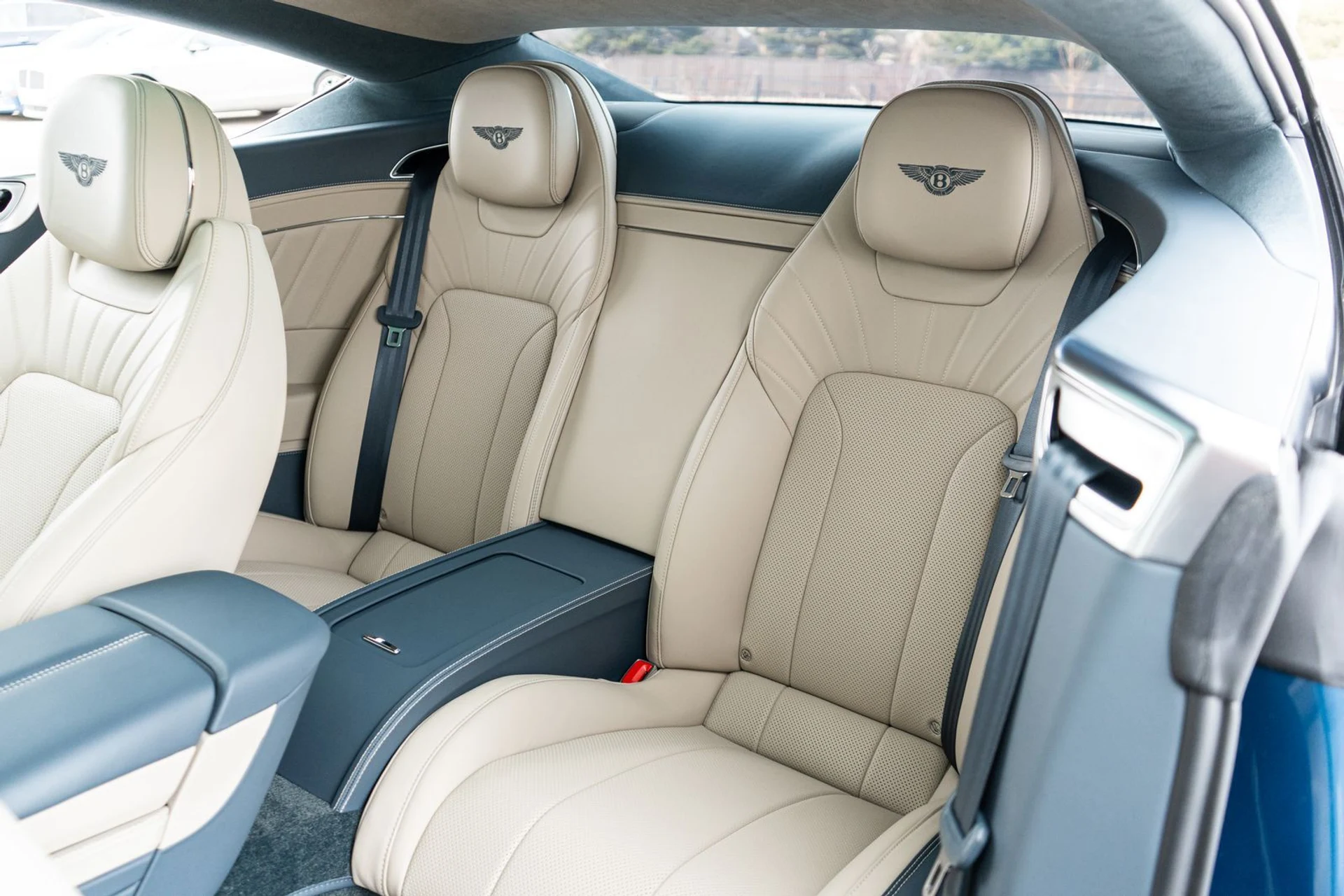 mph036_2435184038_0742c2e1_bf25_4371_8c1e_b05c5206776e_0bed304b40