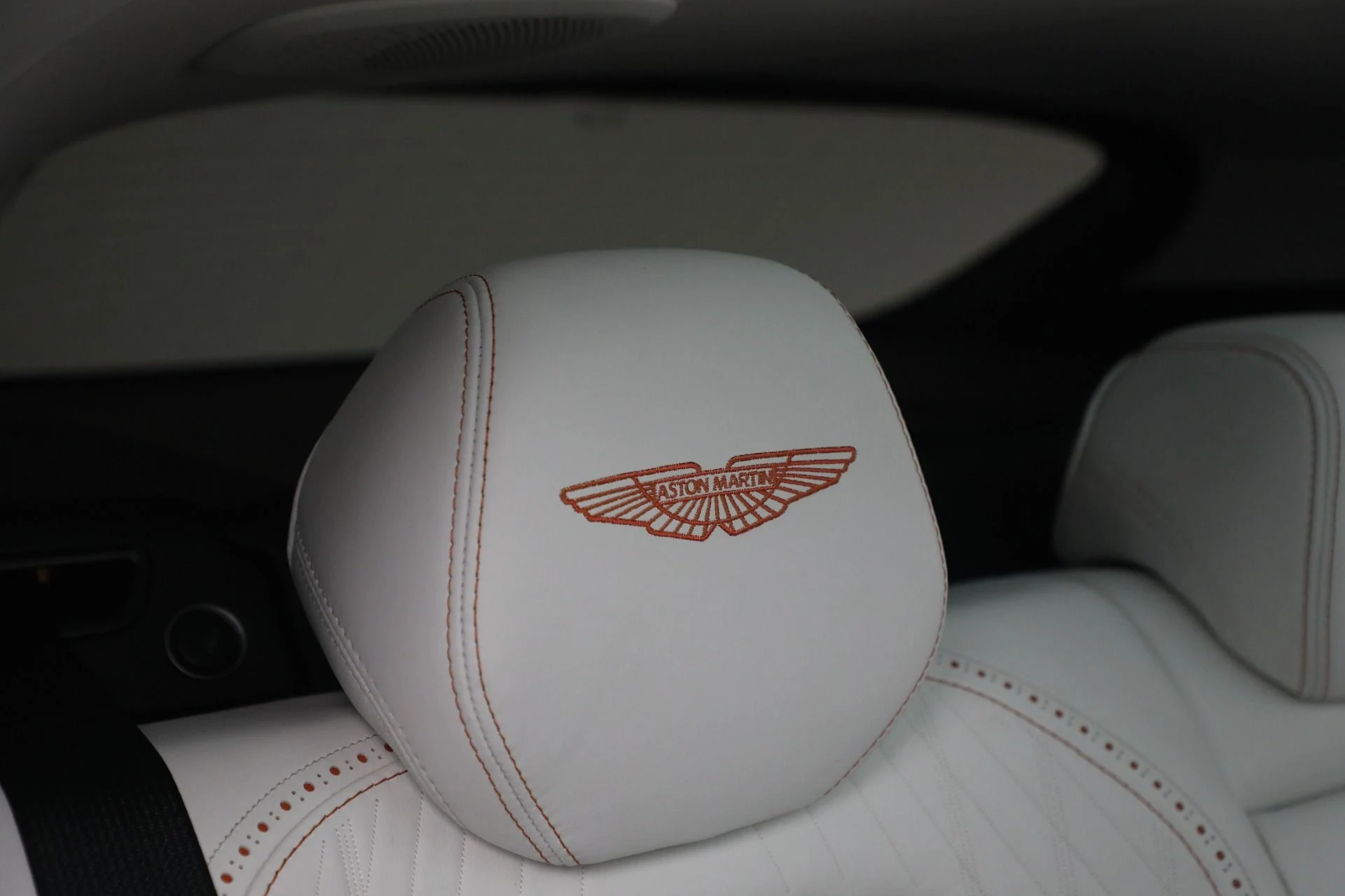 mph036_2435625515_Used_2024_Aston_Martin_DBX_707_1772122329_8a726766c3